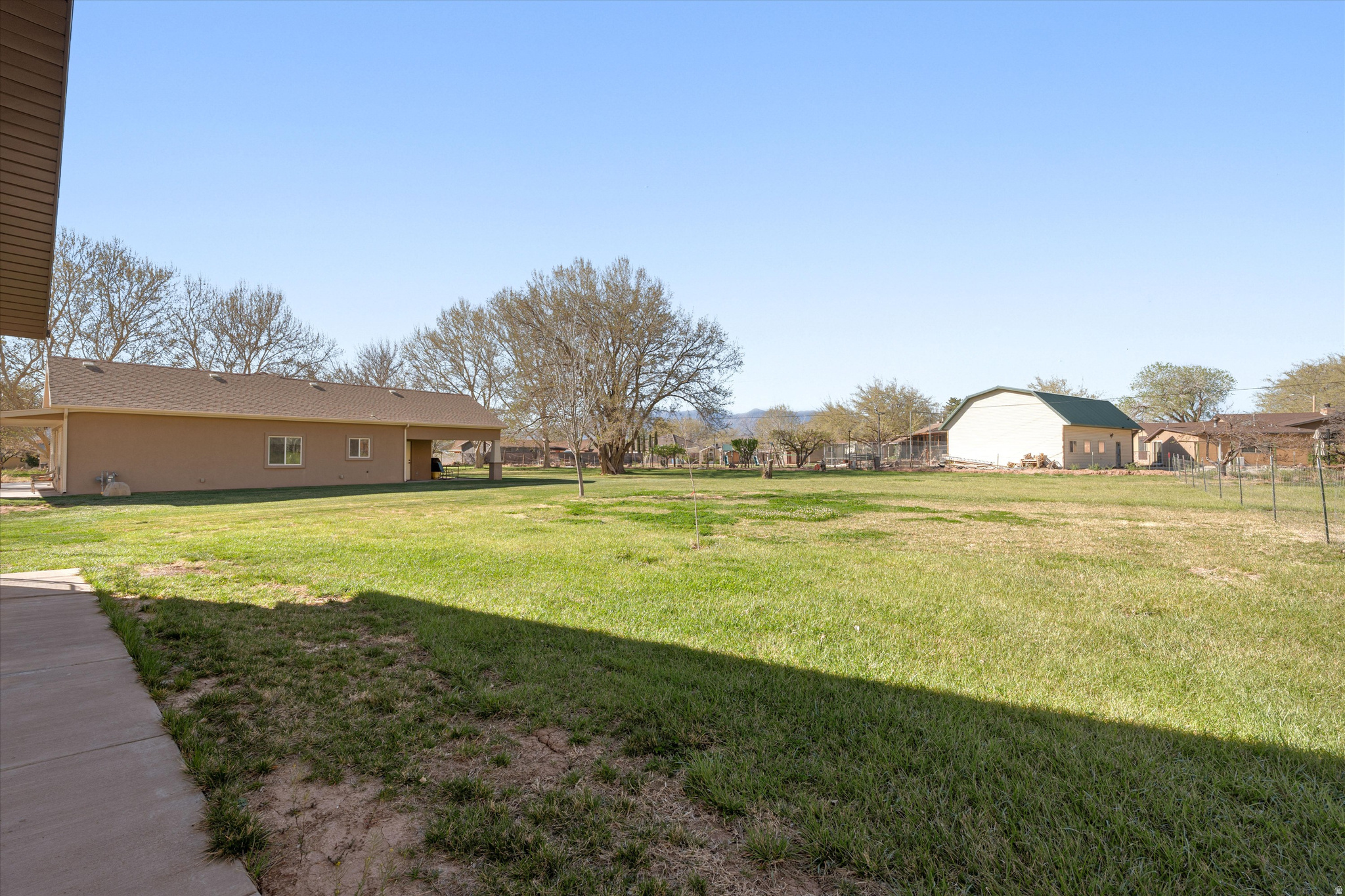 main property photo 35