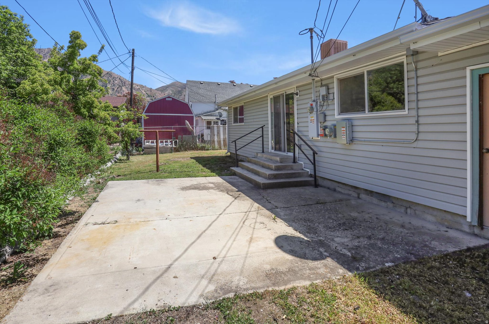 main property photo 25