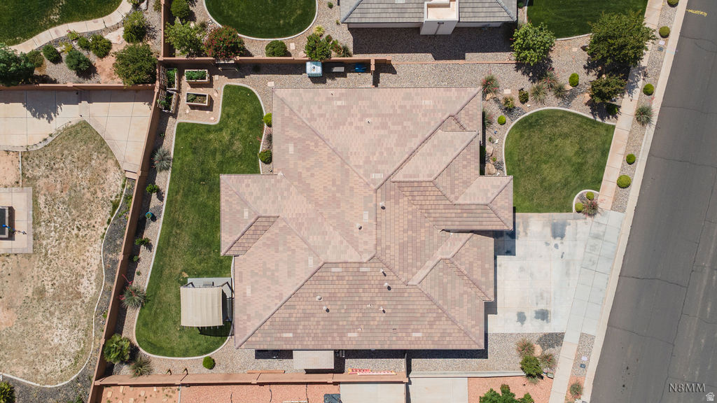 main property photo 43