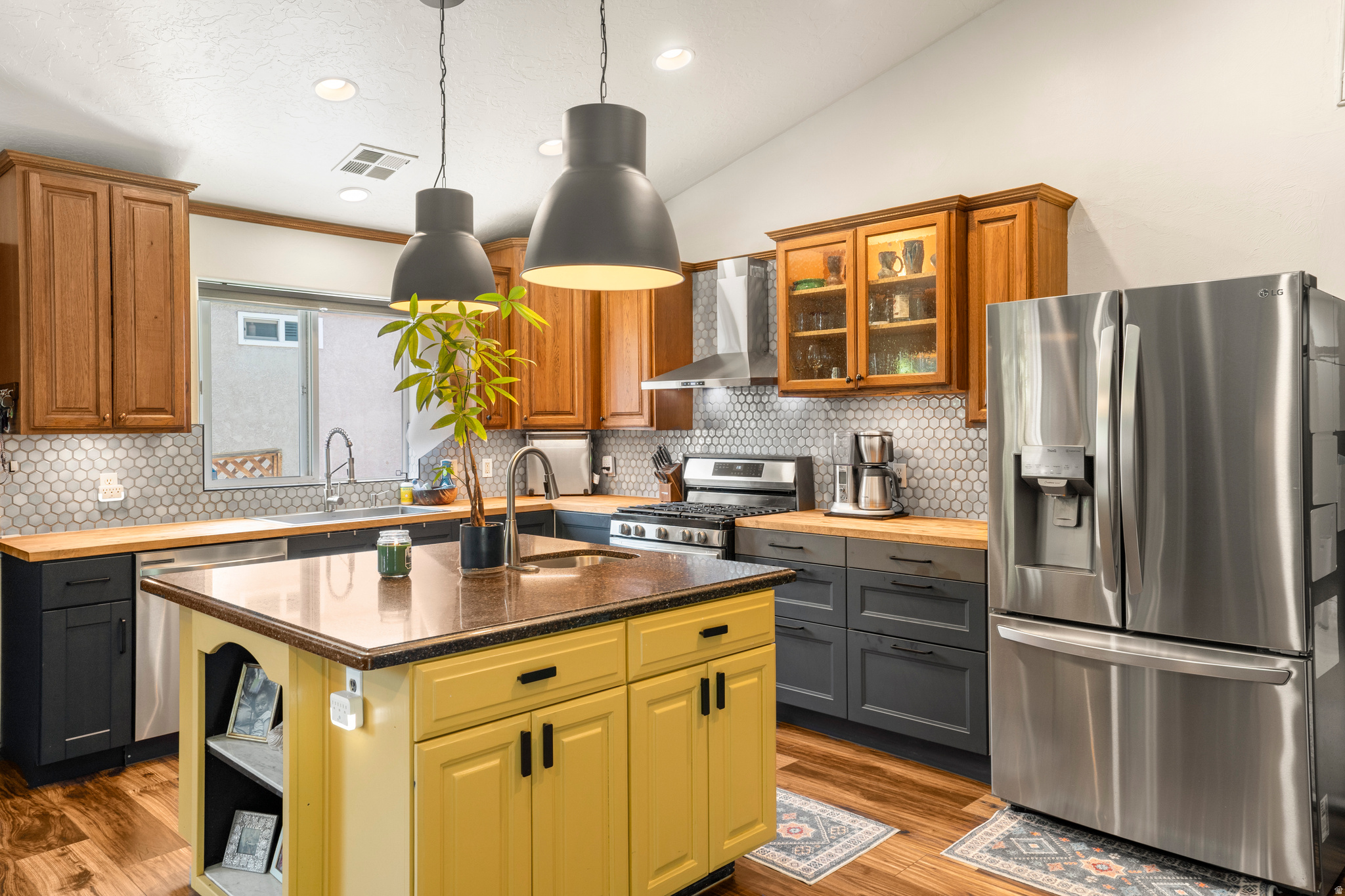 main property photo 18