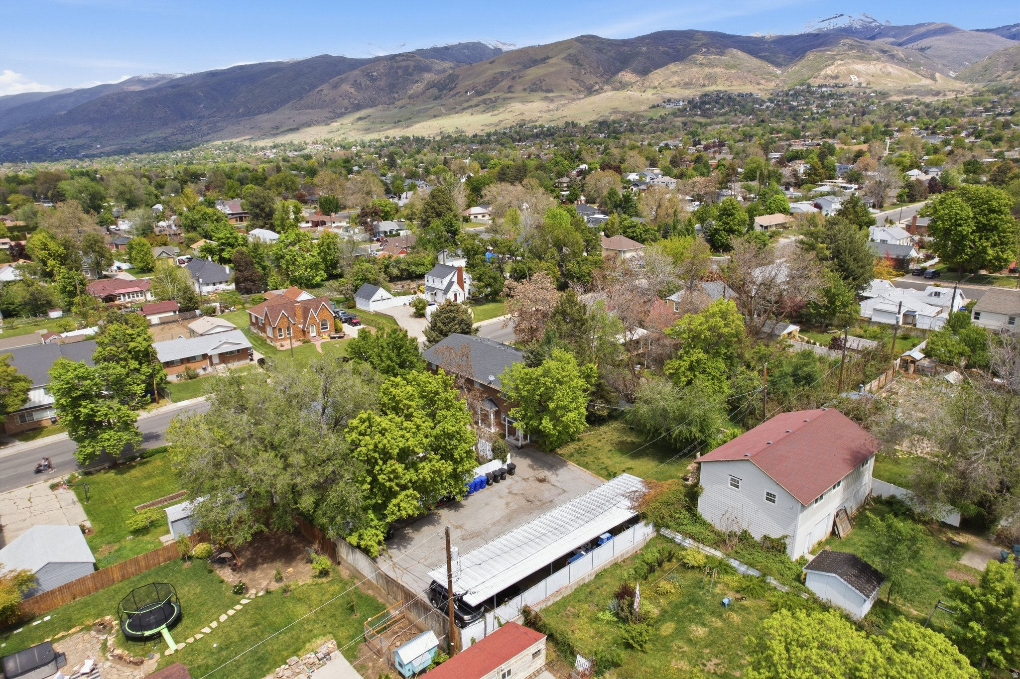 main property photo 37