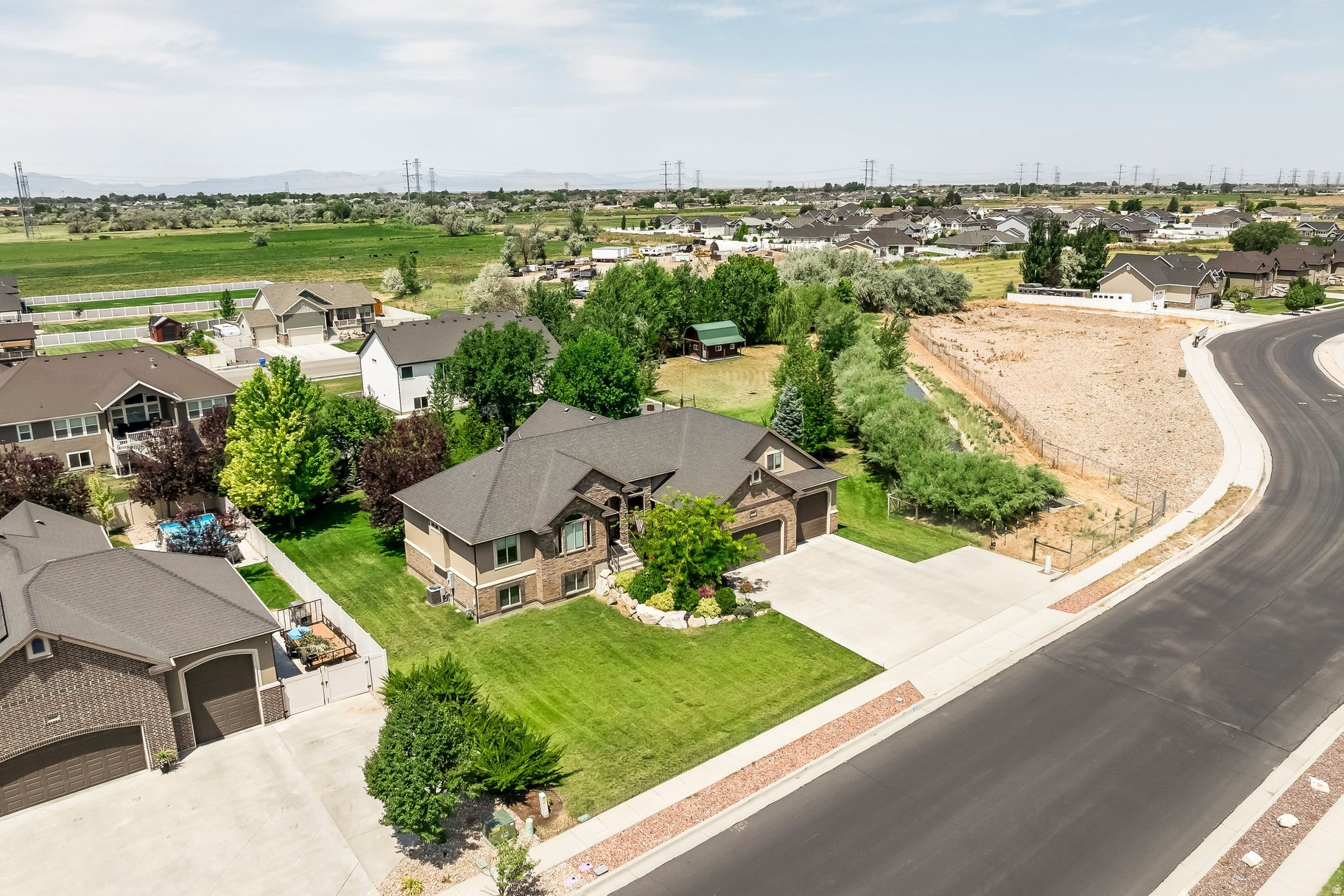 main property photo 43