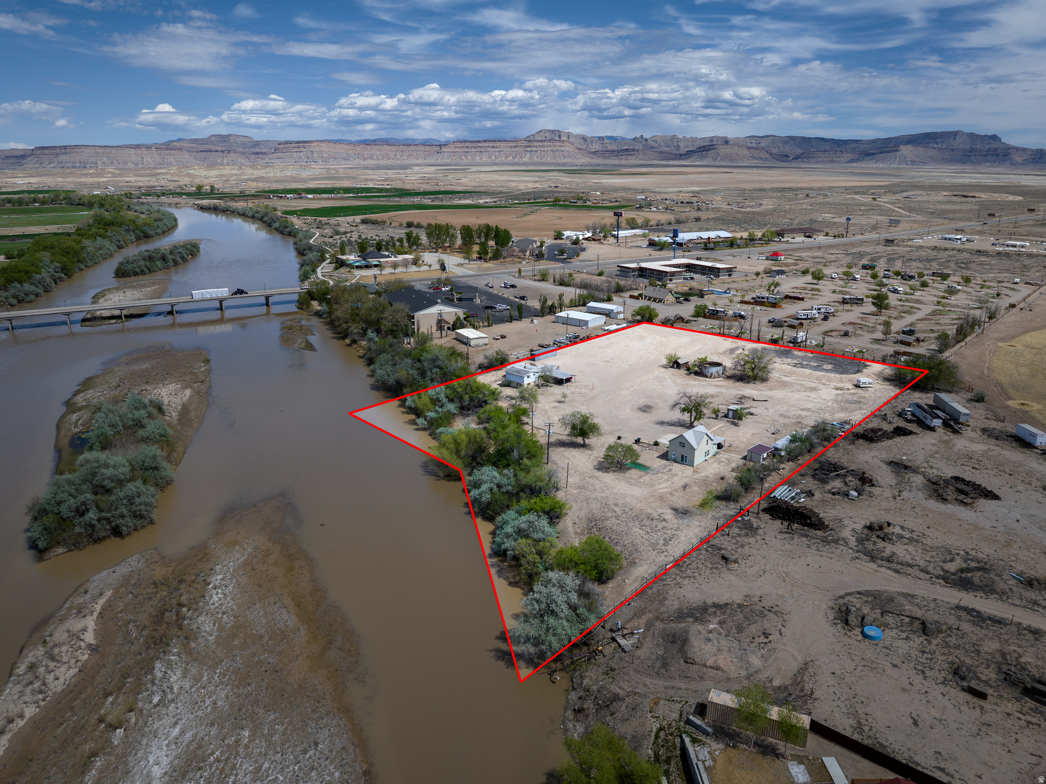 main property photo 0