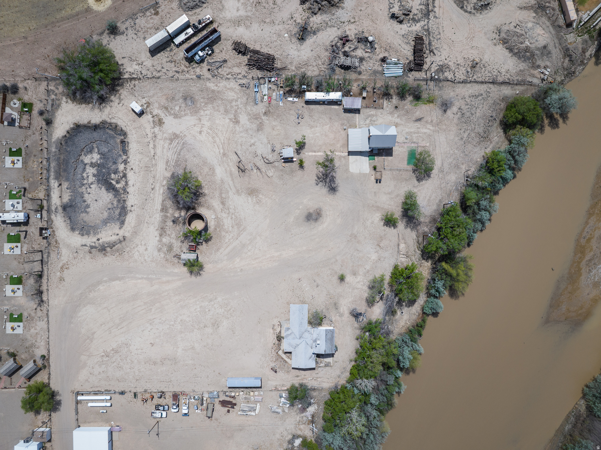 main property photo 10