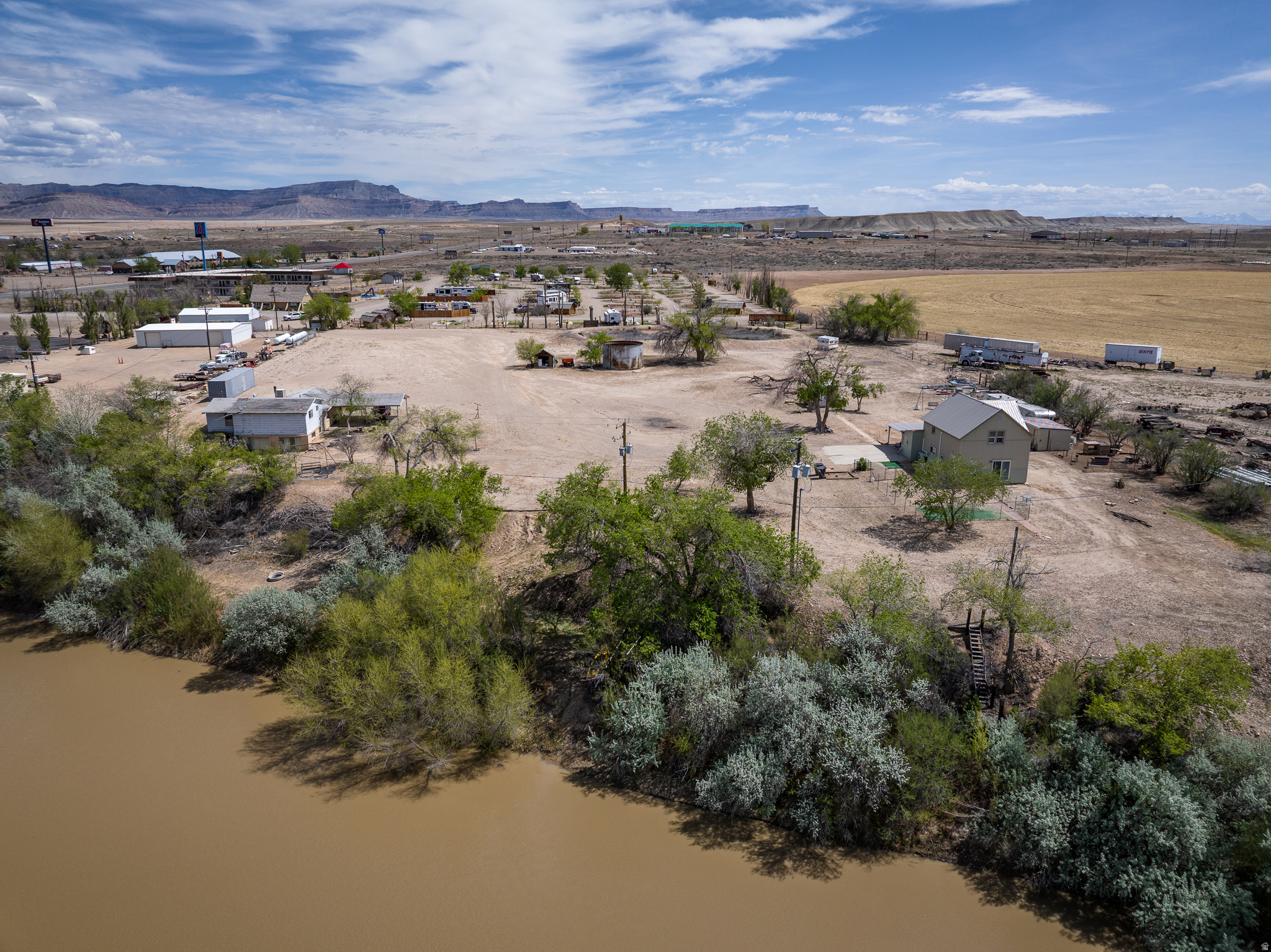 main property photo 4