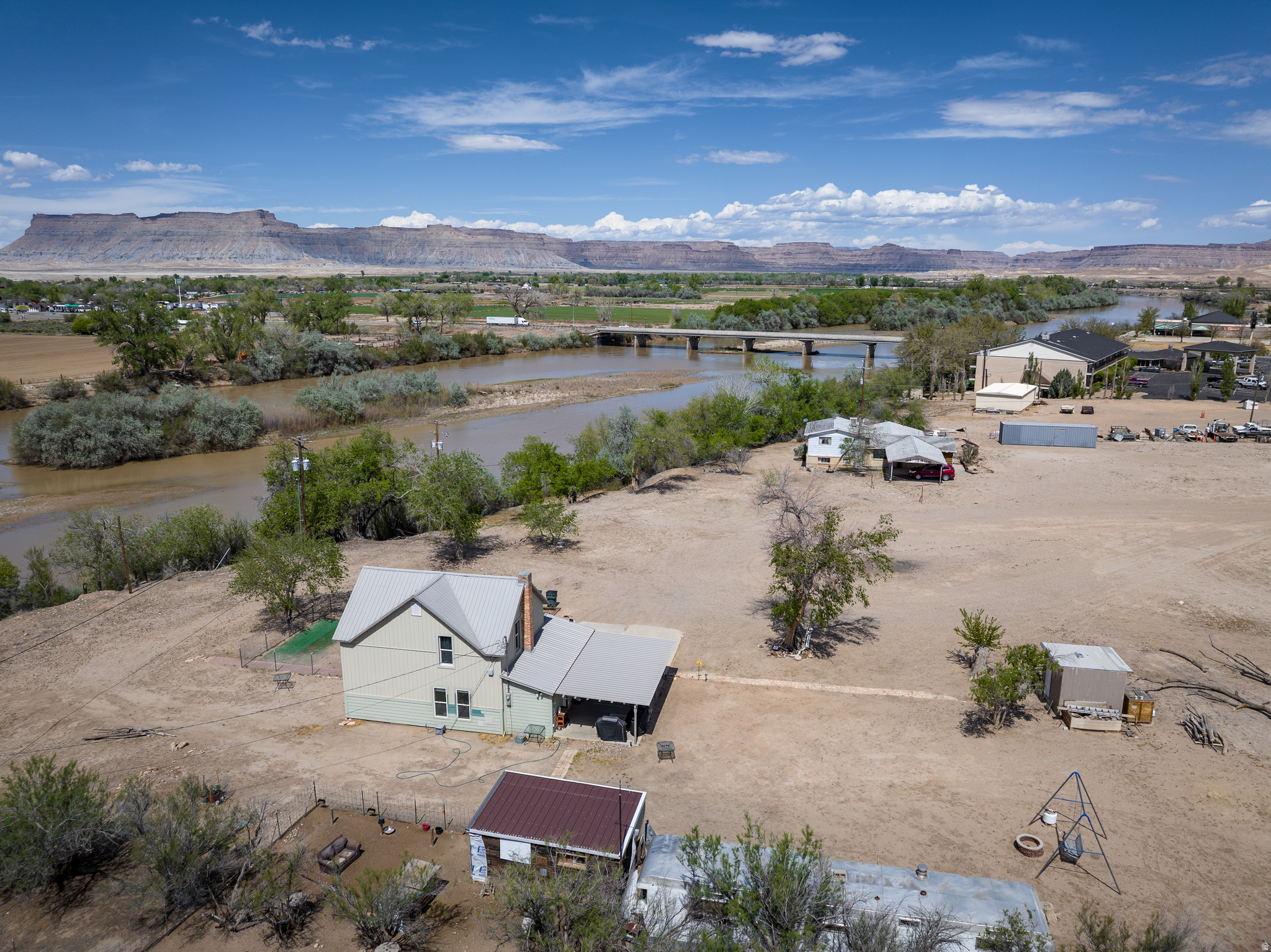 main property photo 5