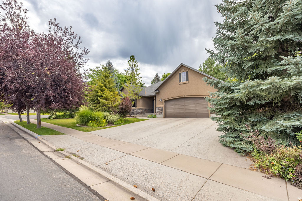 main property photo 59