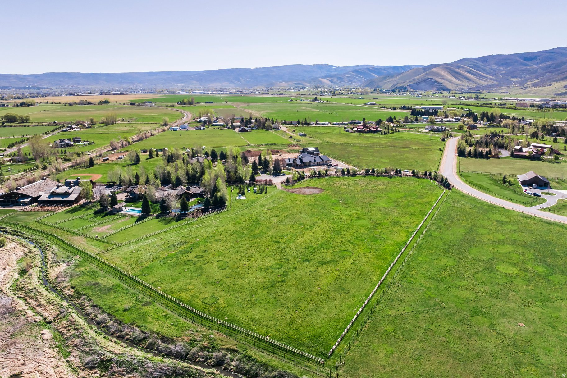 main property photo 23