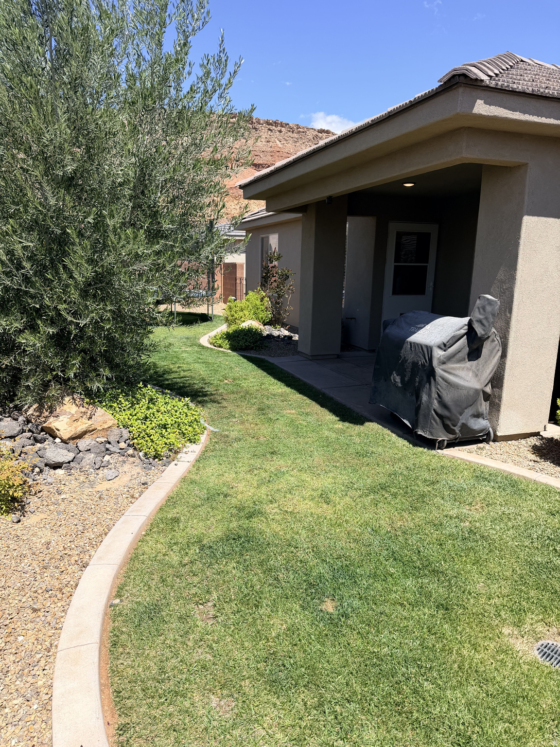 main property photo 28