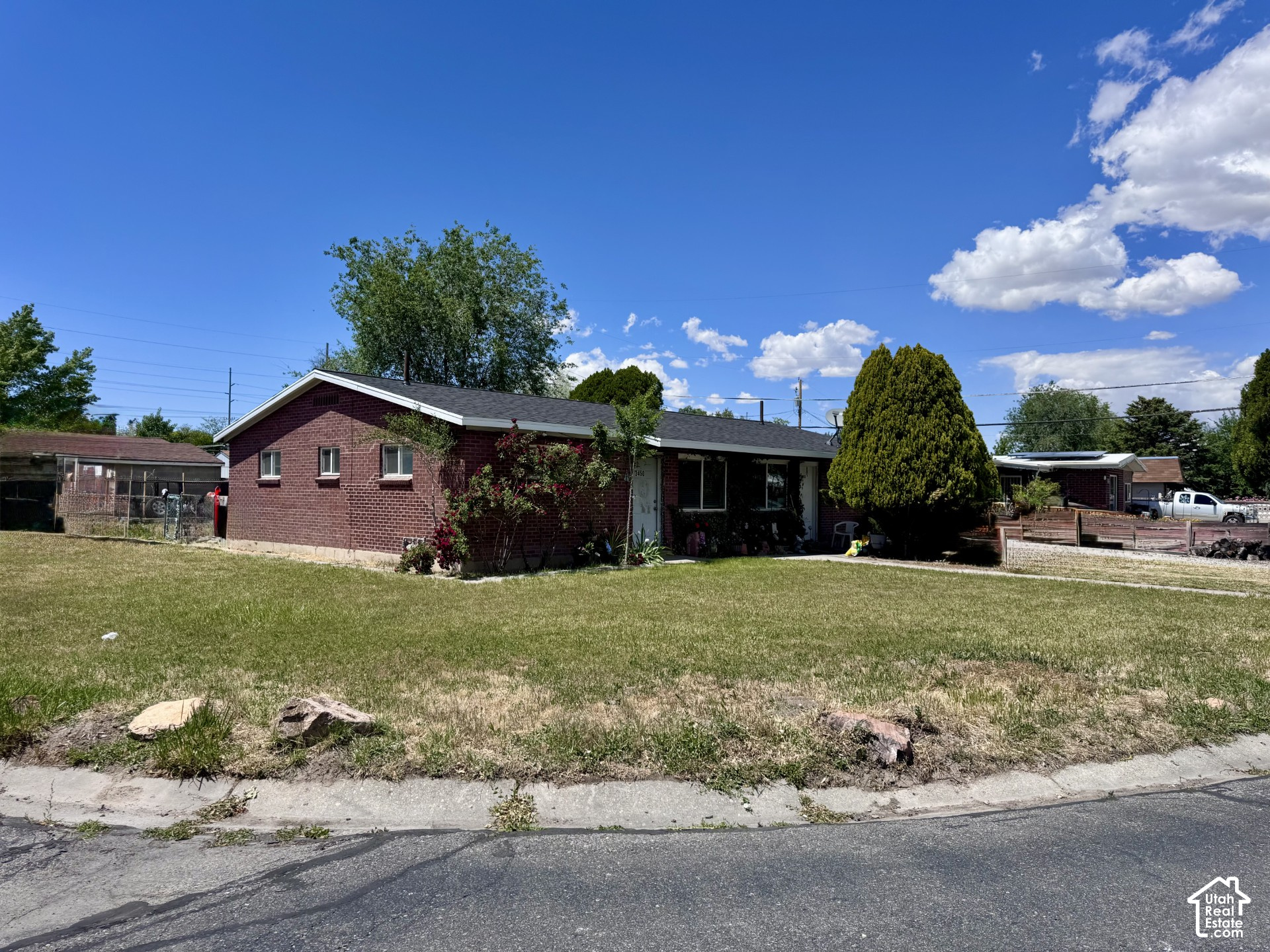 main property photo 13