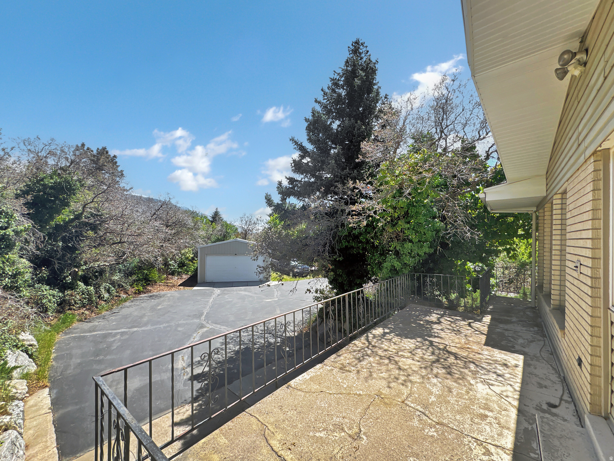 main property photo 39