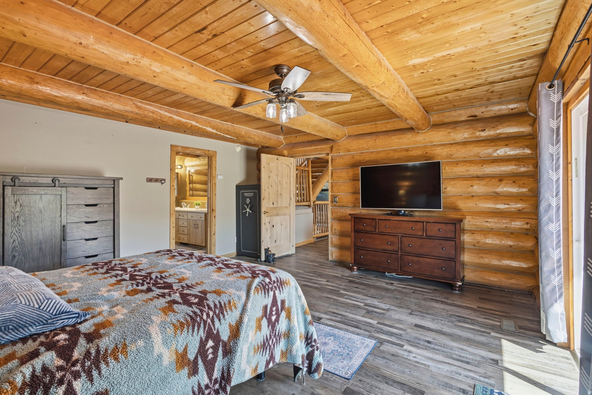 main property photo 12