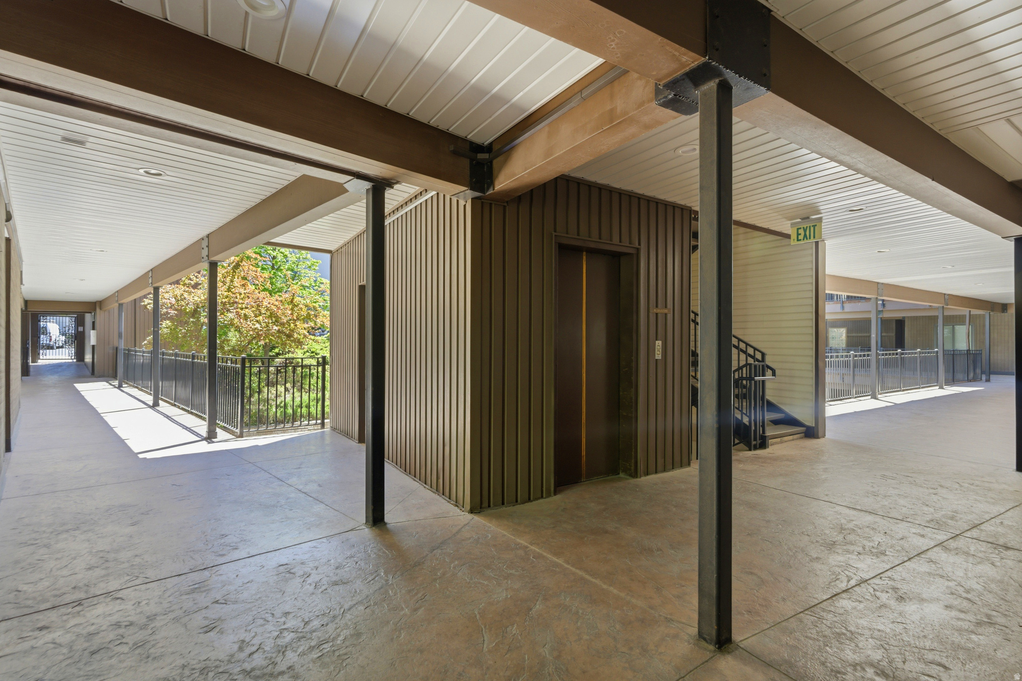 main property photo 45