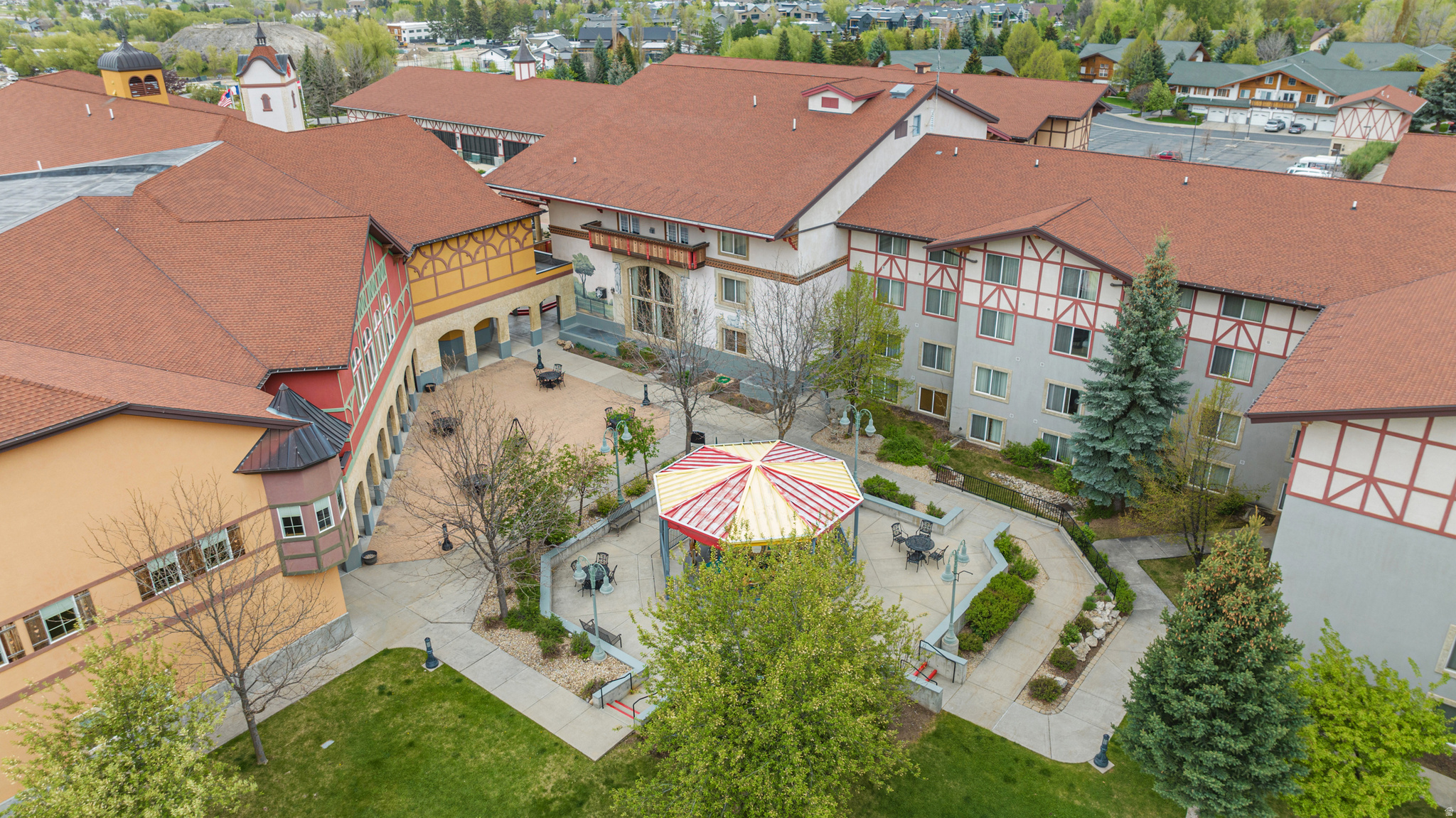main property photo 15