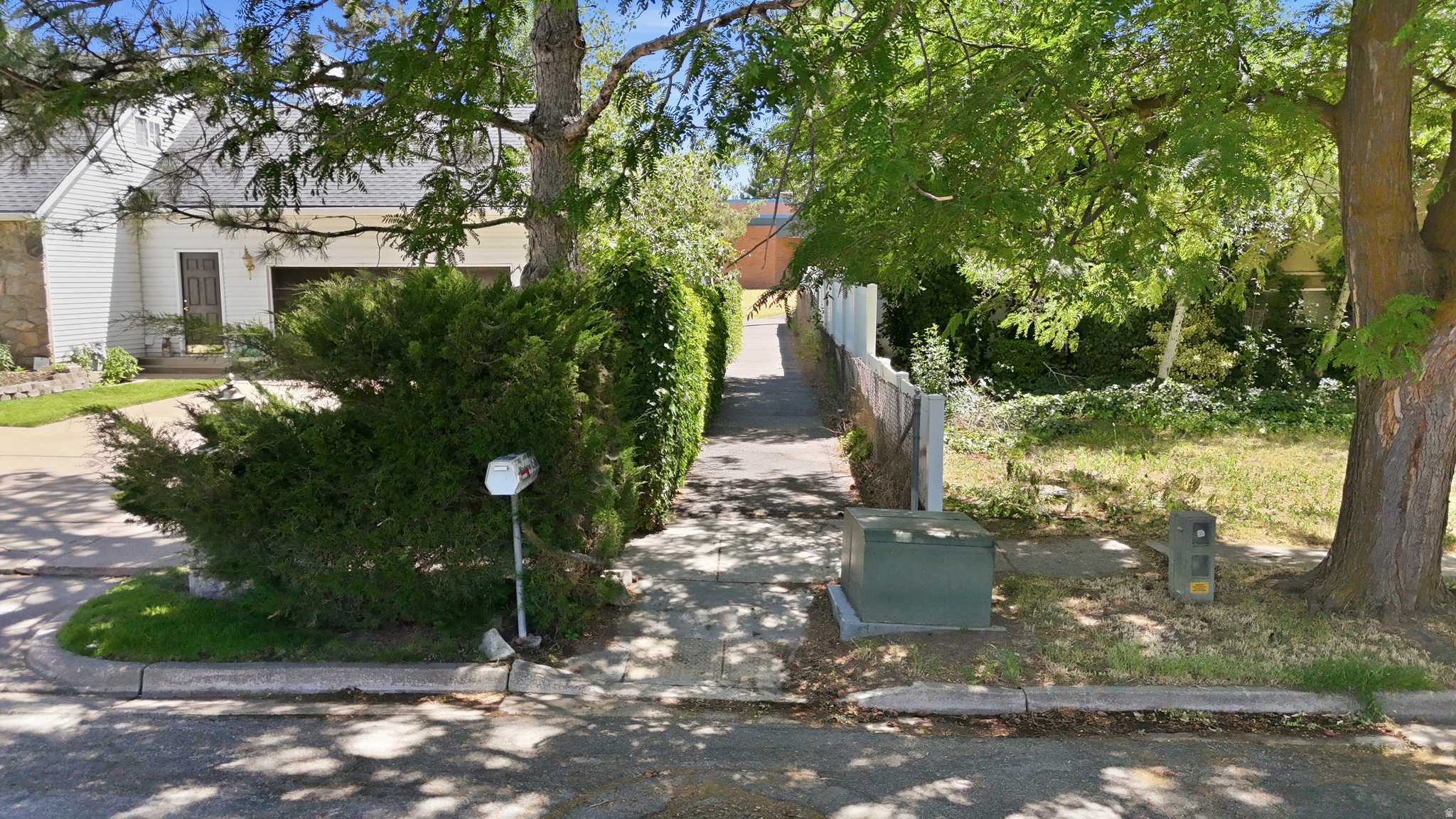 main property photo 44