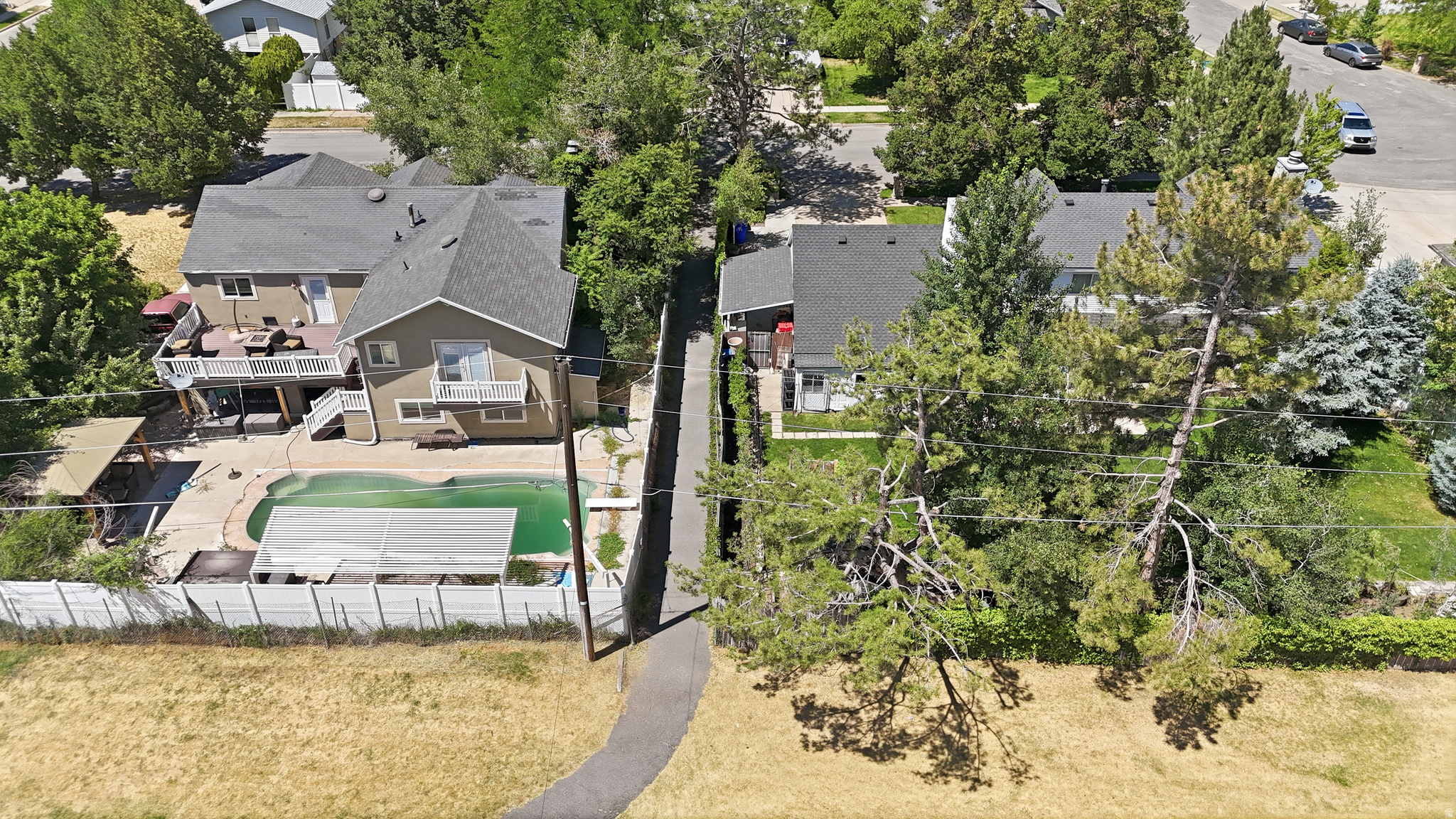 main property photo 45