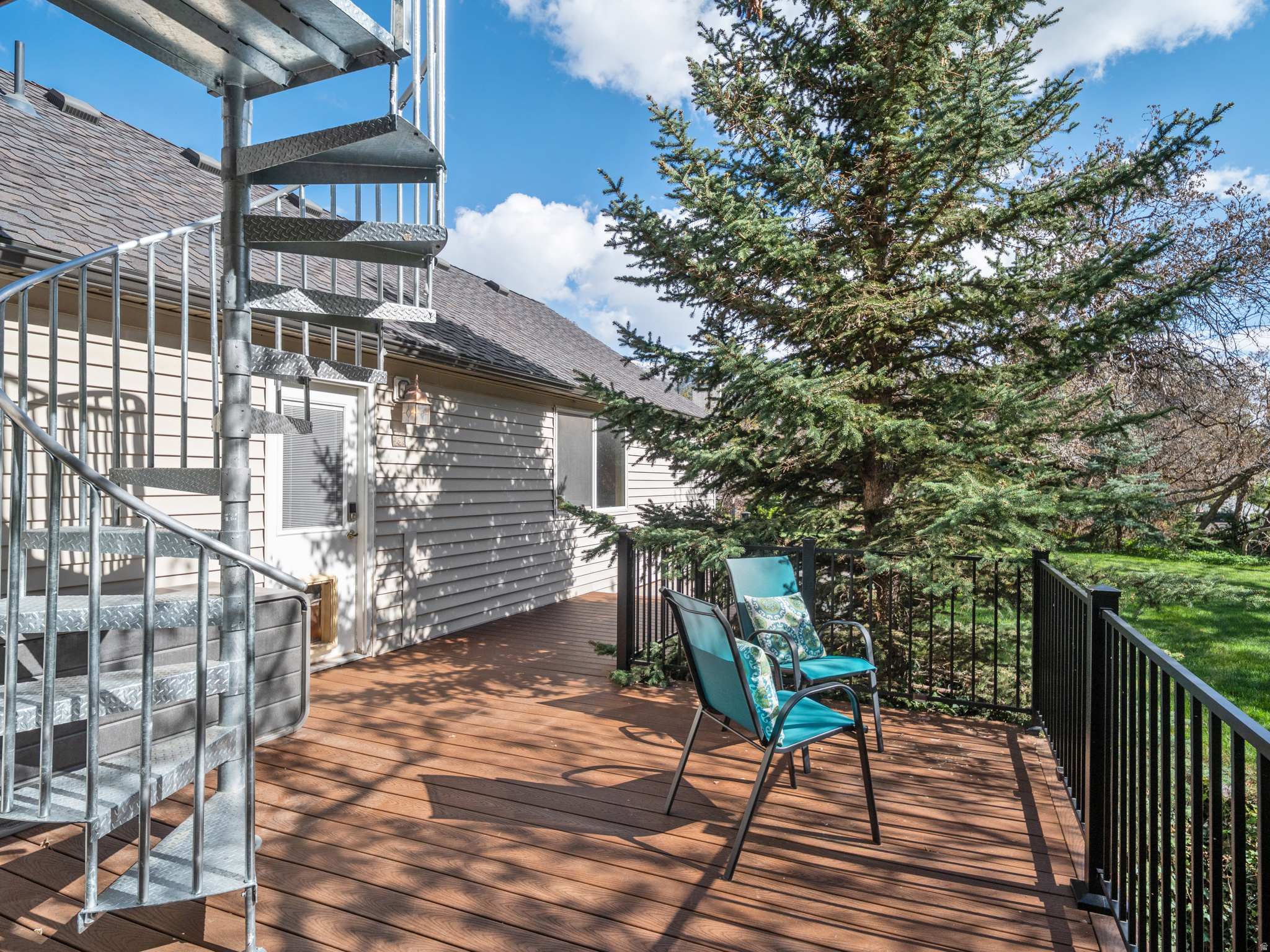 main property photo 22