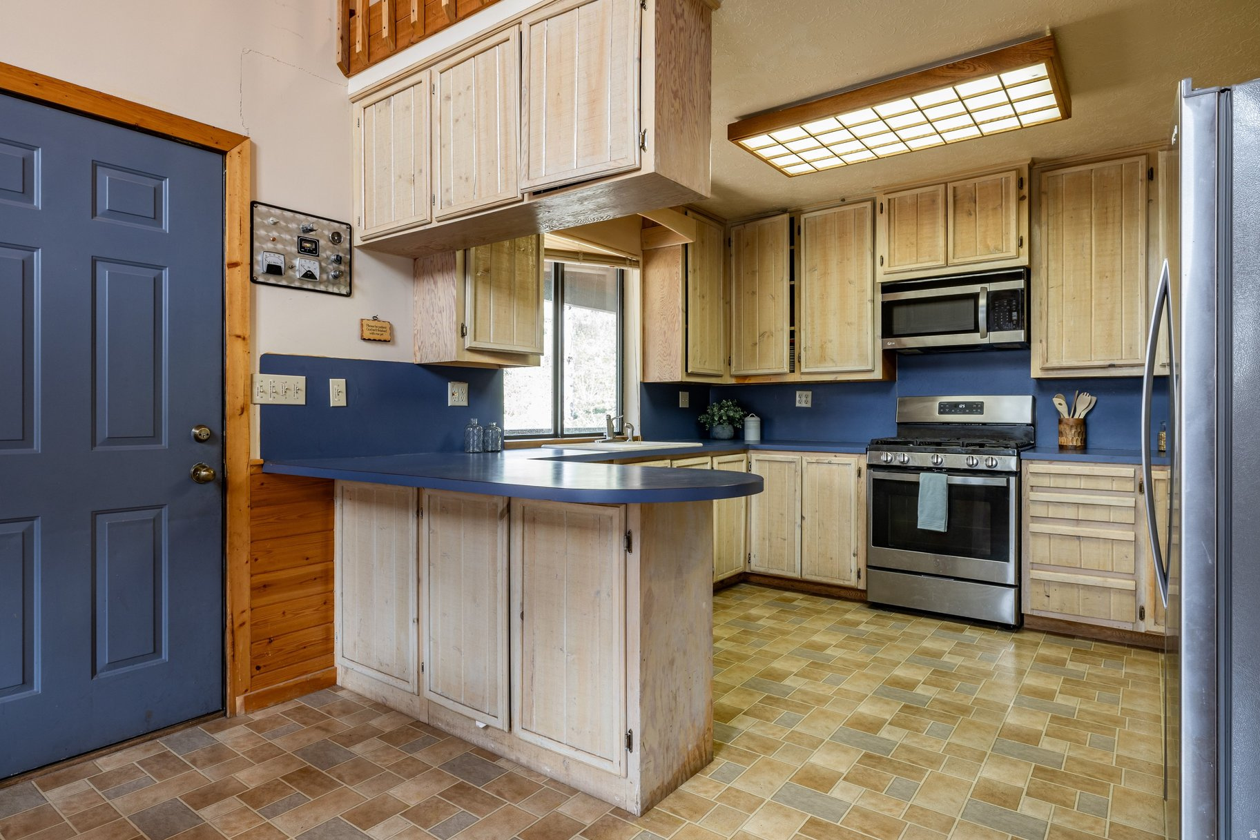 main property photo 6