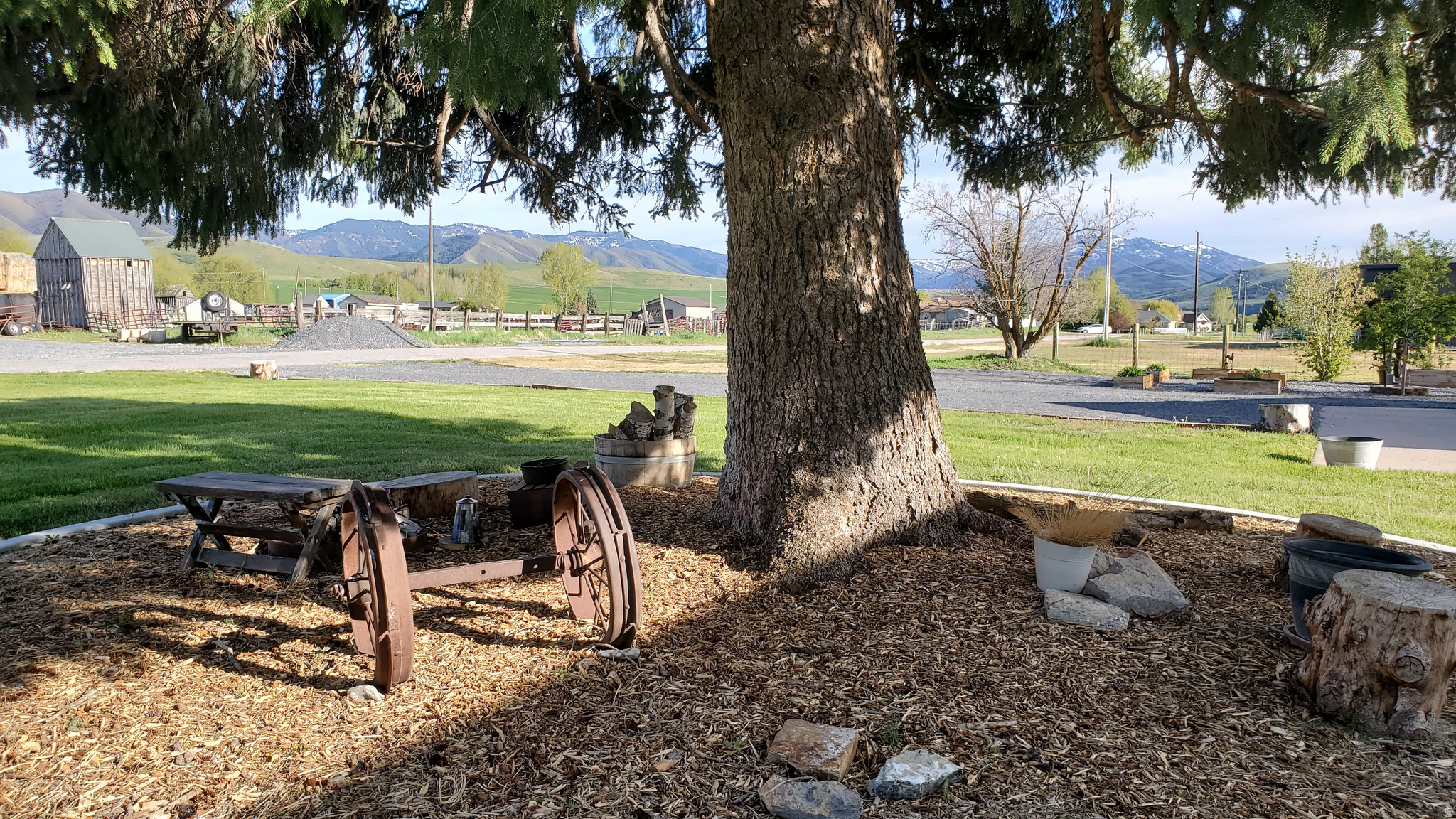 main property photo 28