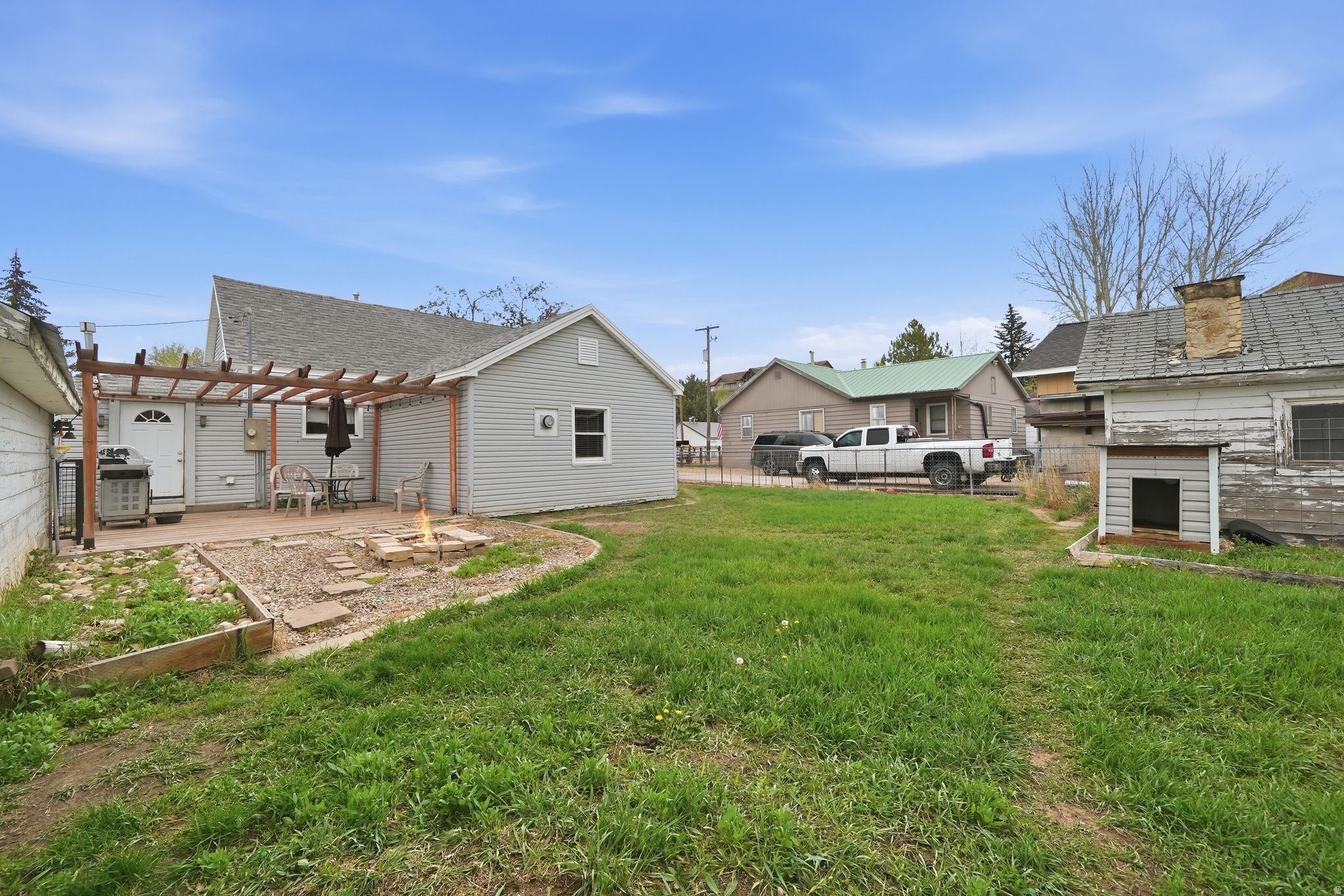 main property photo 16