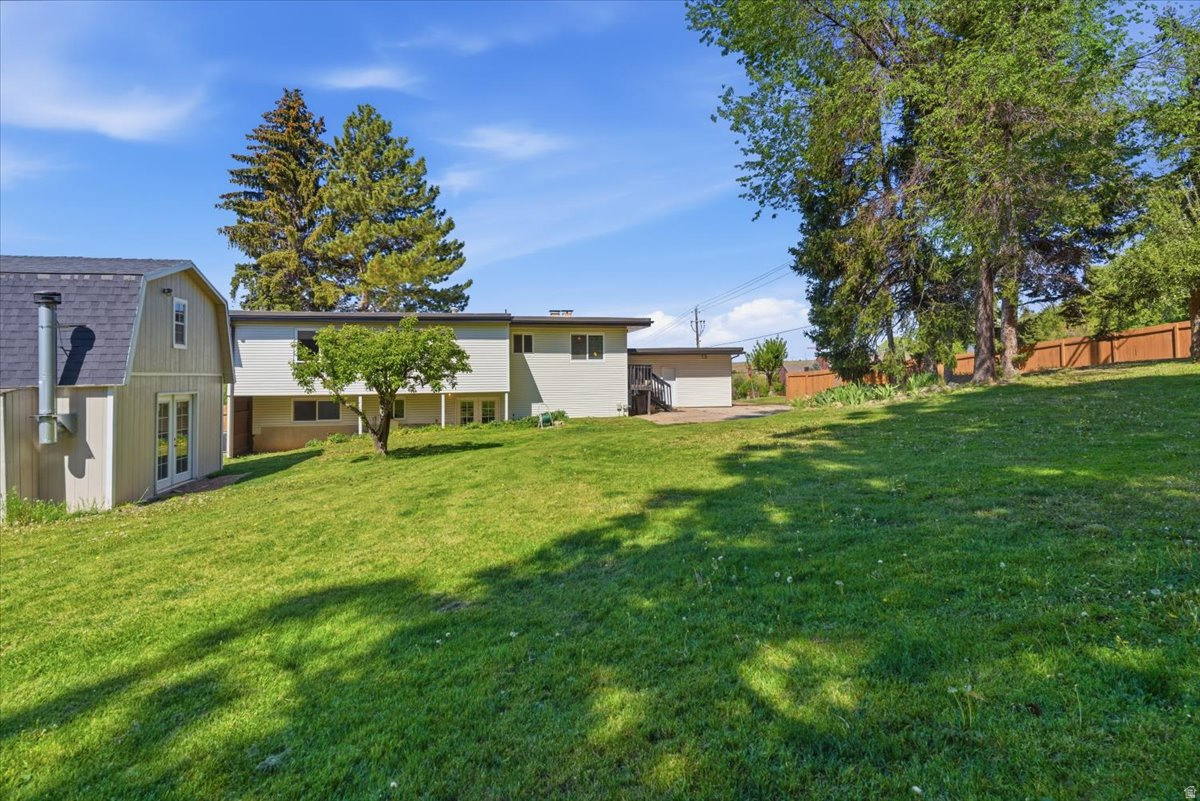 main property photo 25