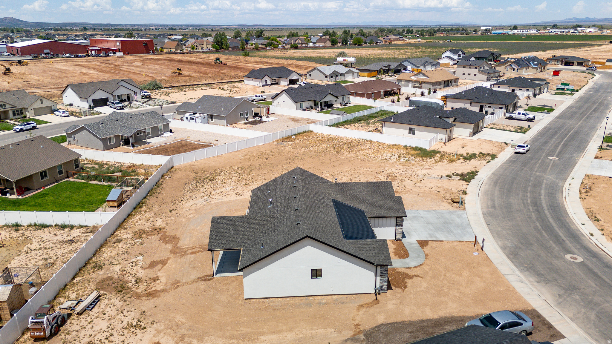 main property photo 47