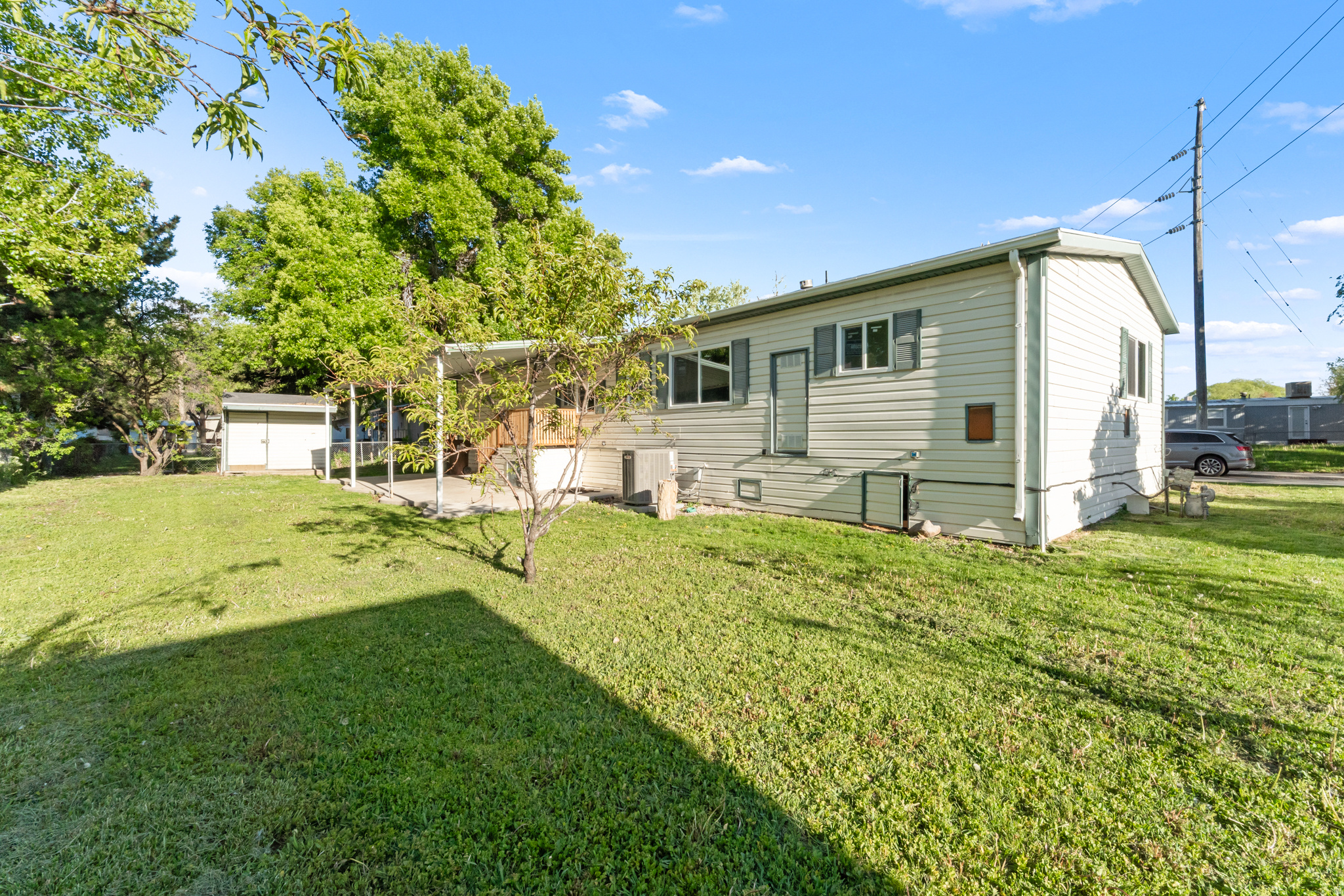 main property photo 28