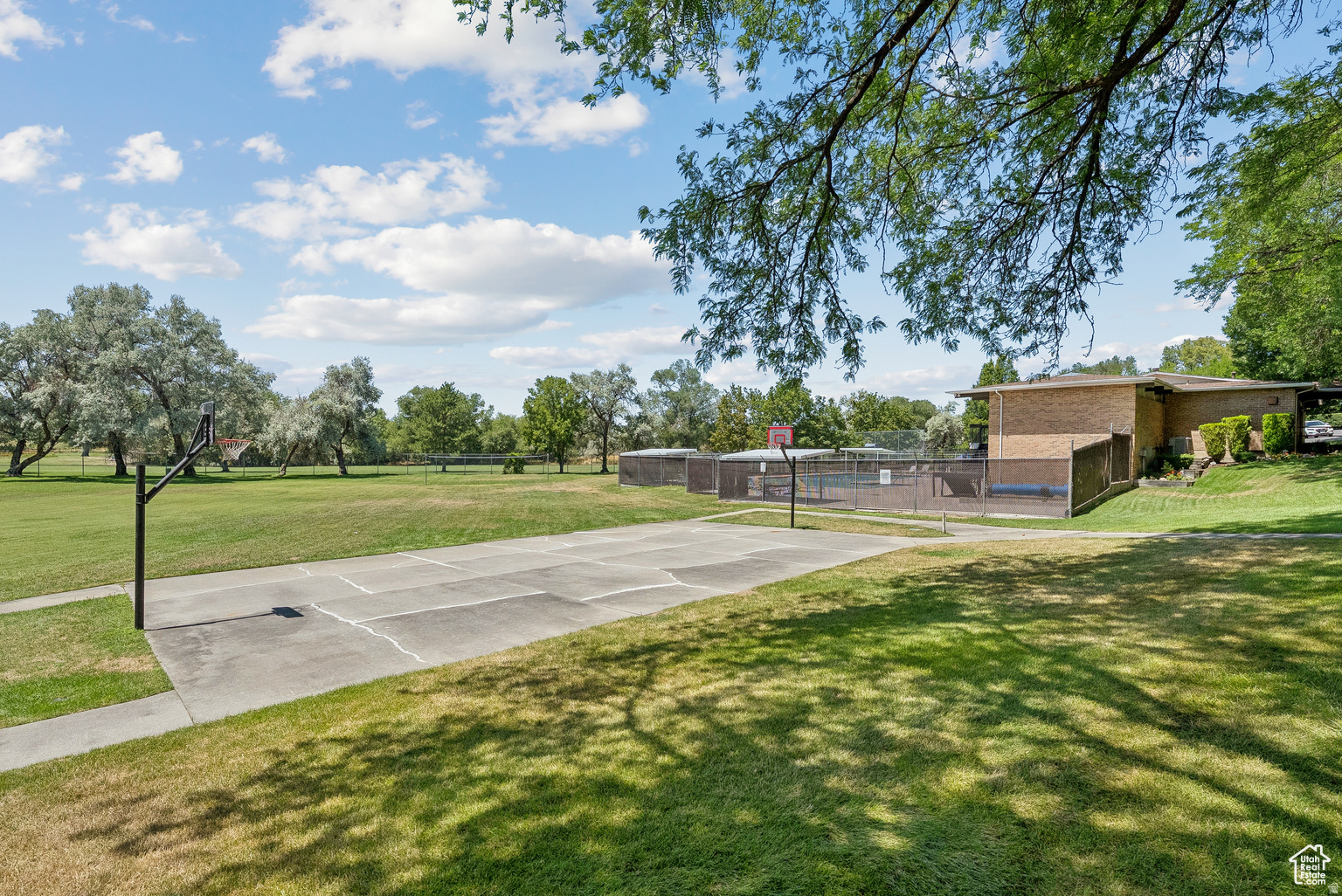 main property photo 33