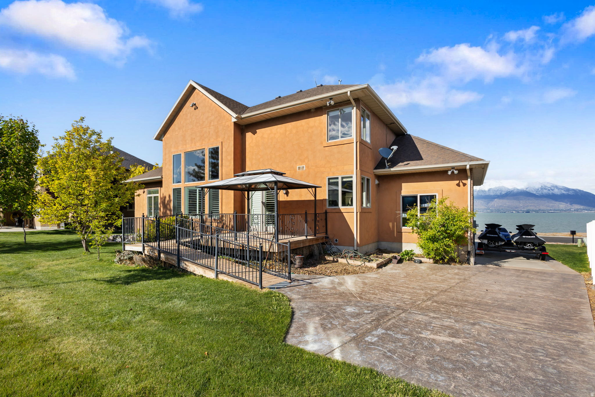 main property photo 5