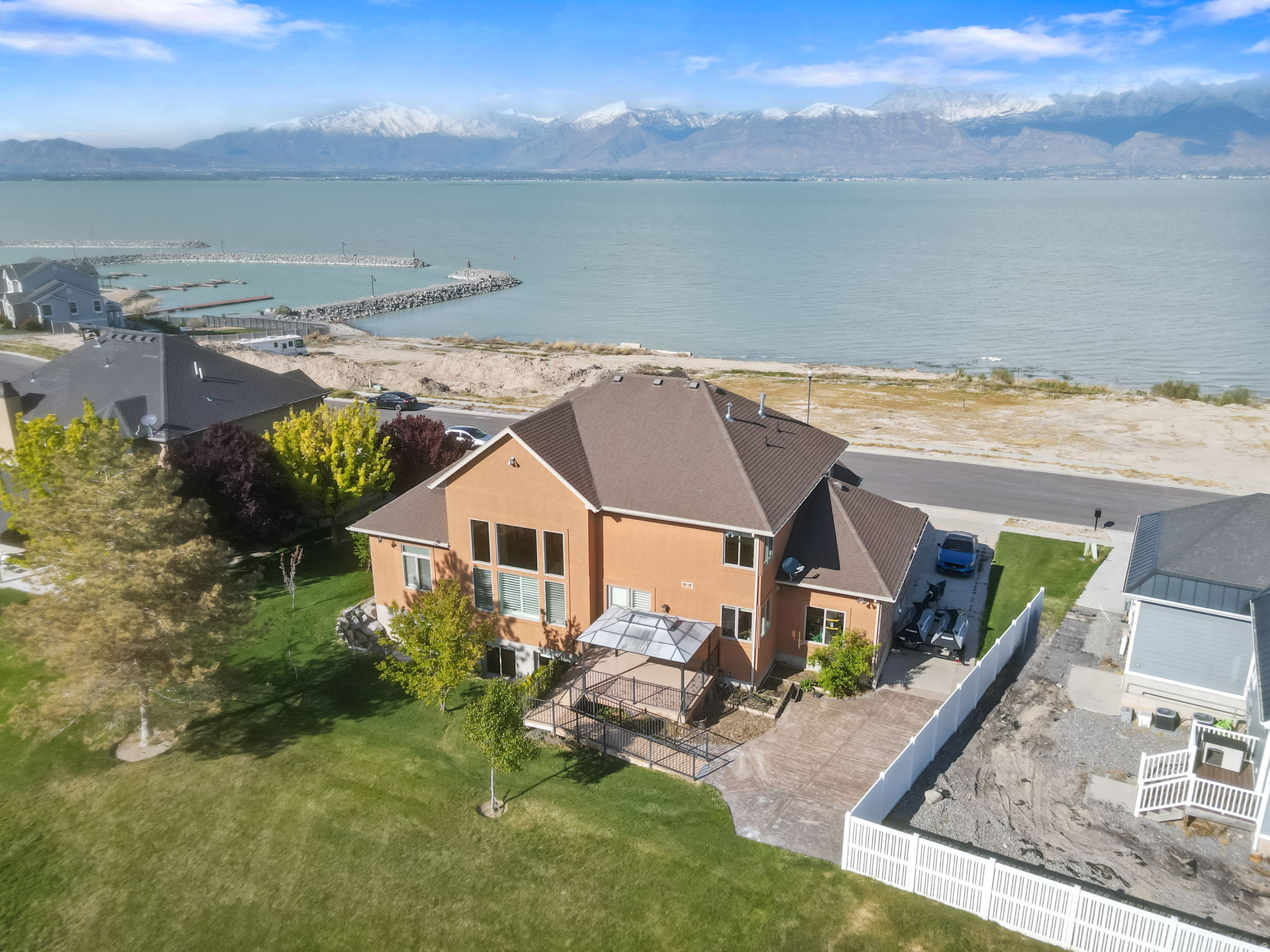 main property photo 6