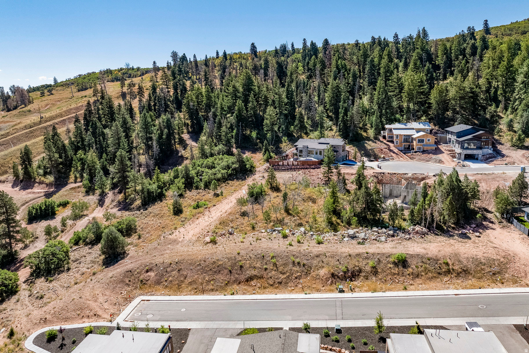 main property photo 10