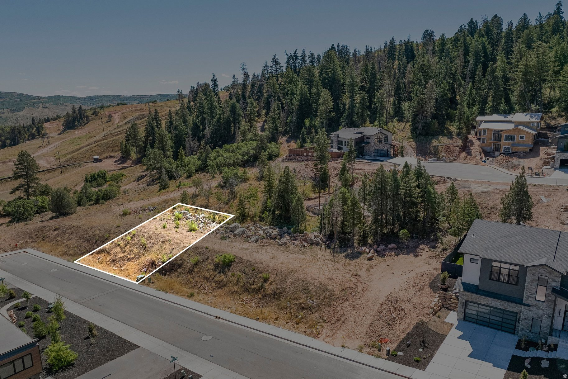 main property photo 12