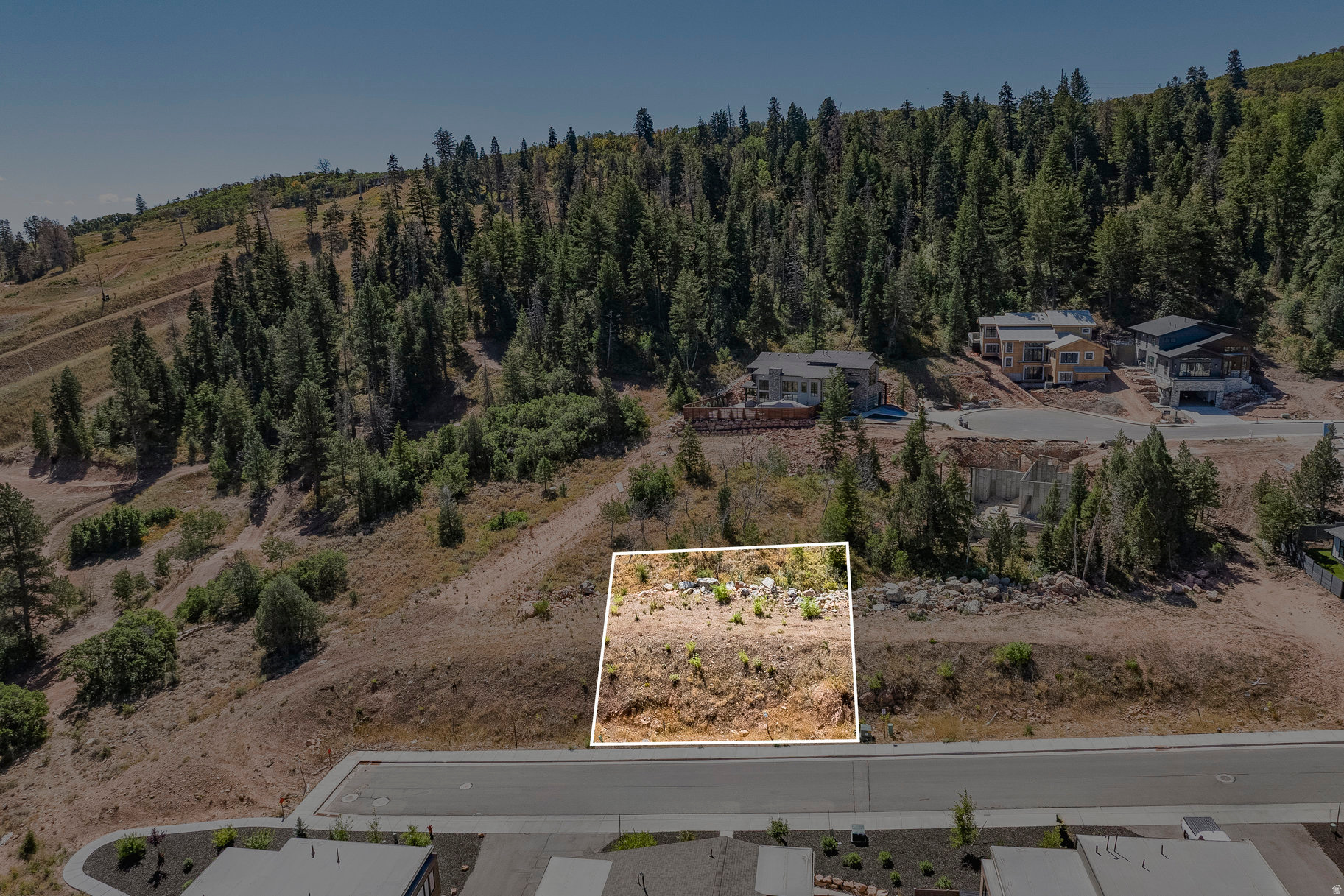 main property photo 6