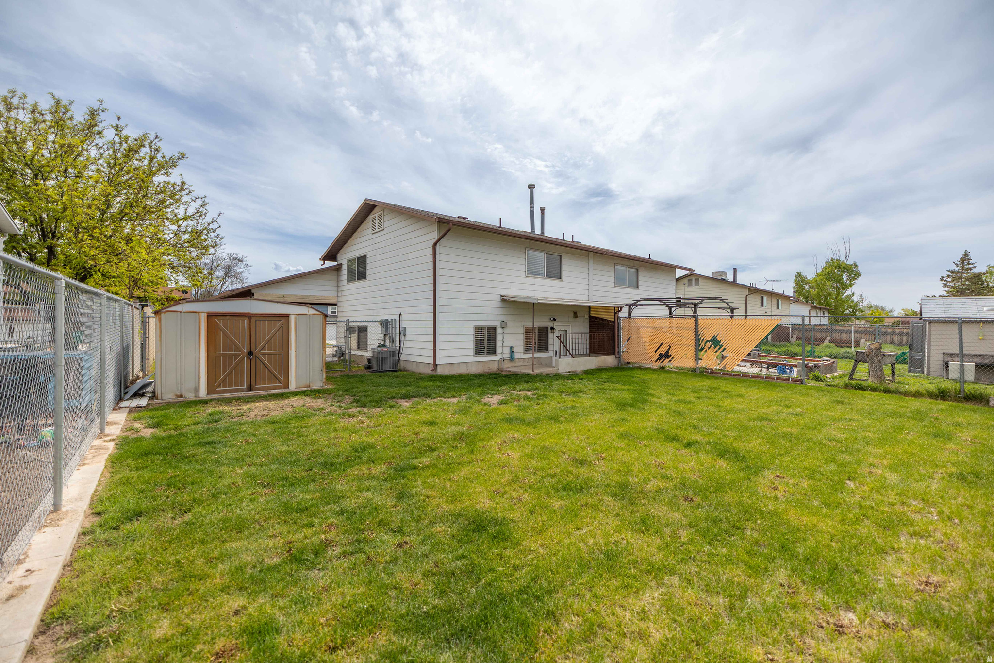 main property photo 17