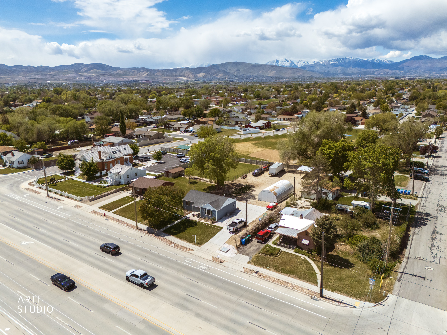 main property photo 23