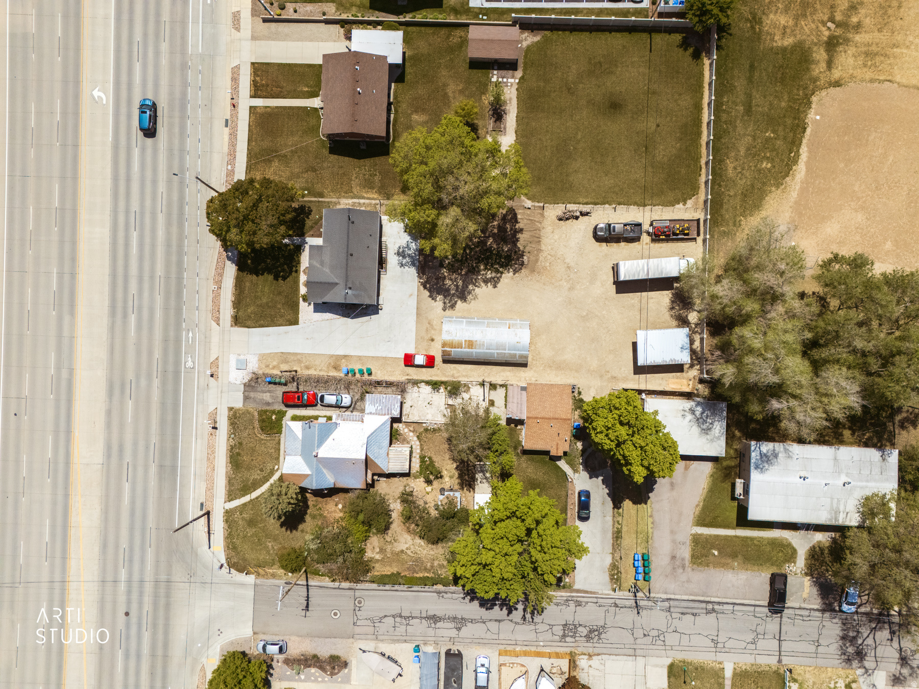 main property photo 28
