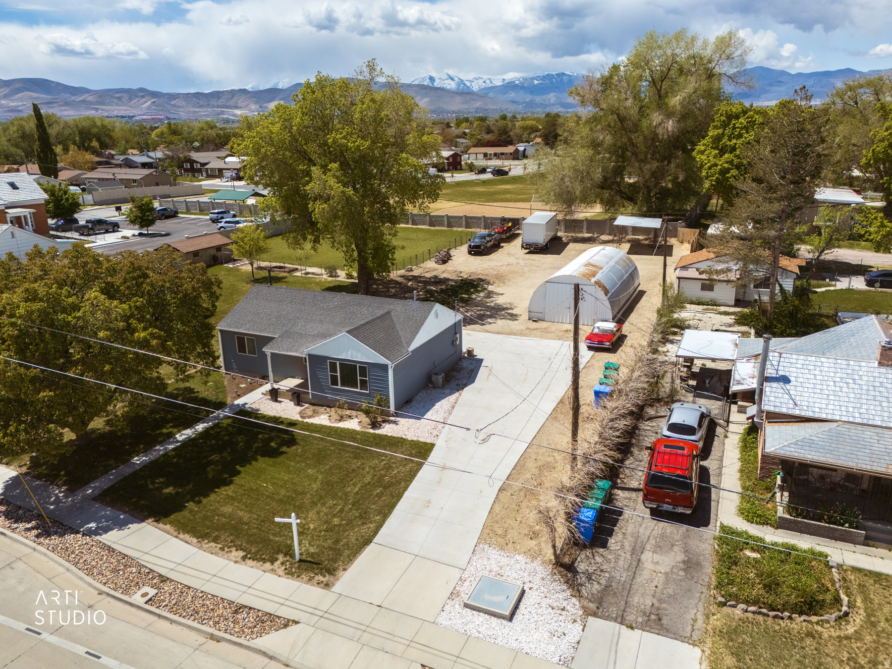 main property photo 37