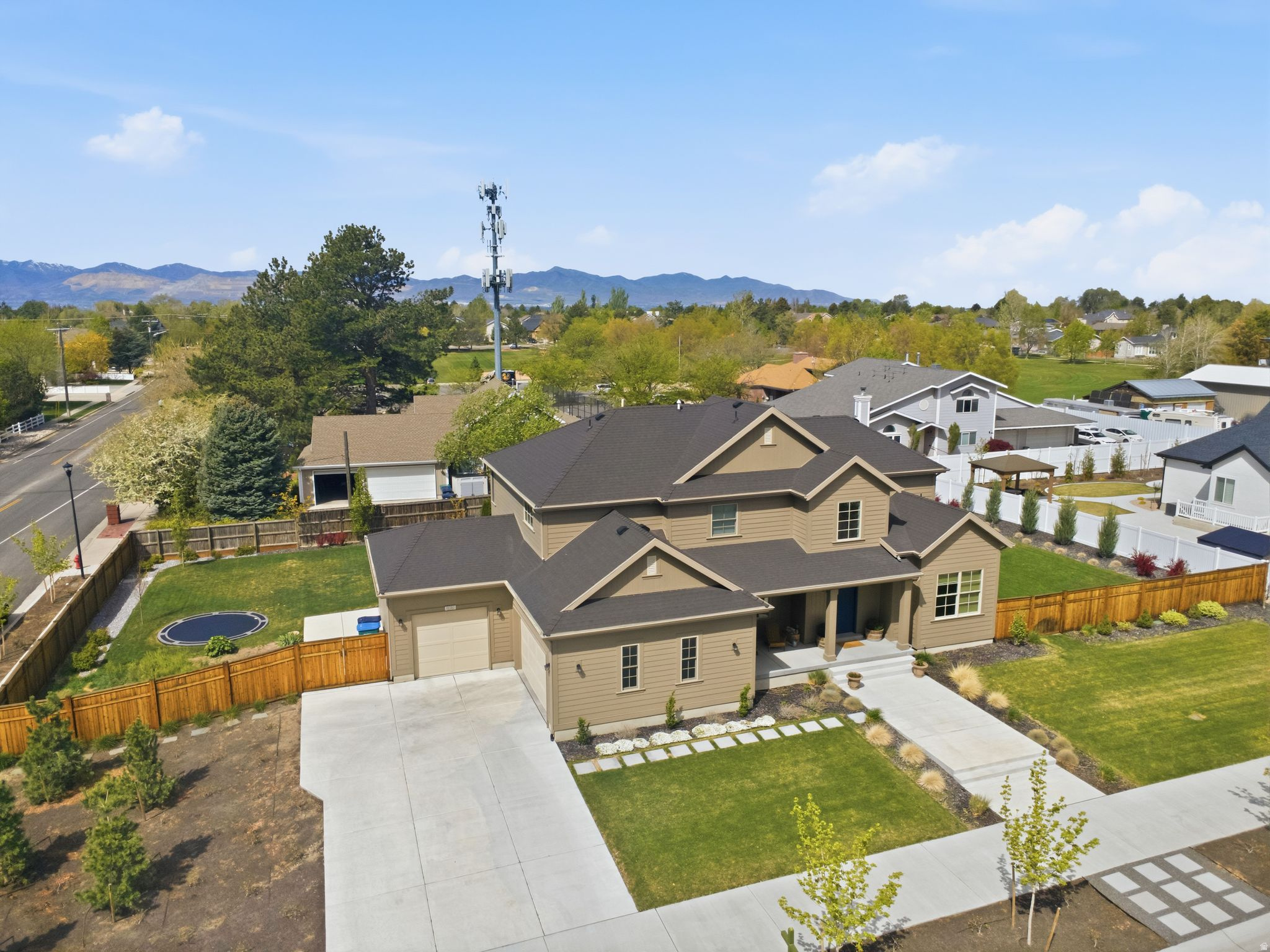 main property photo 41