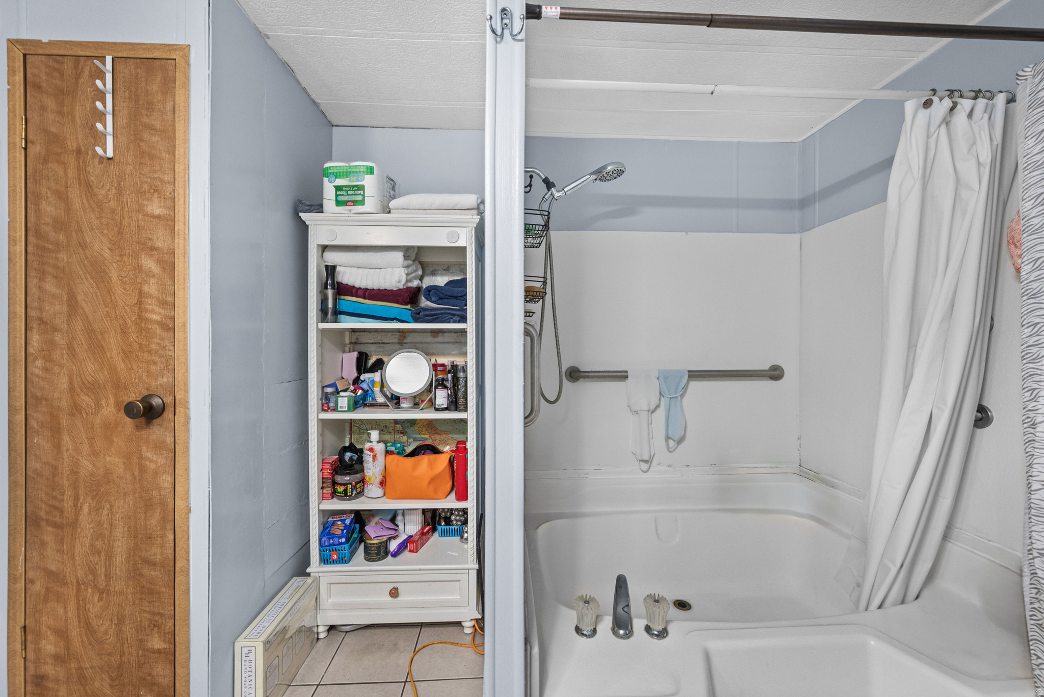 main property photo 13