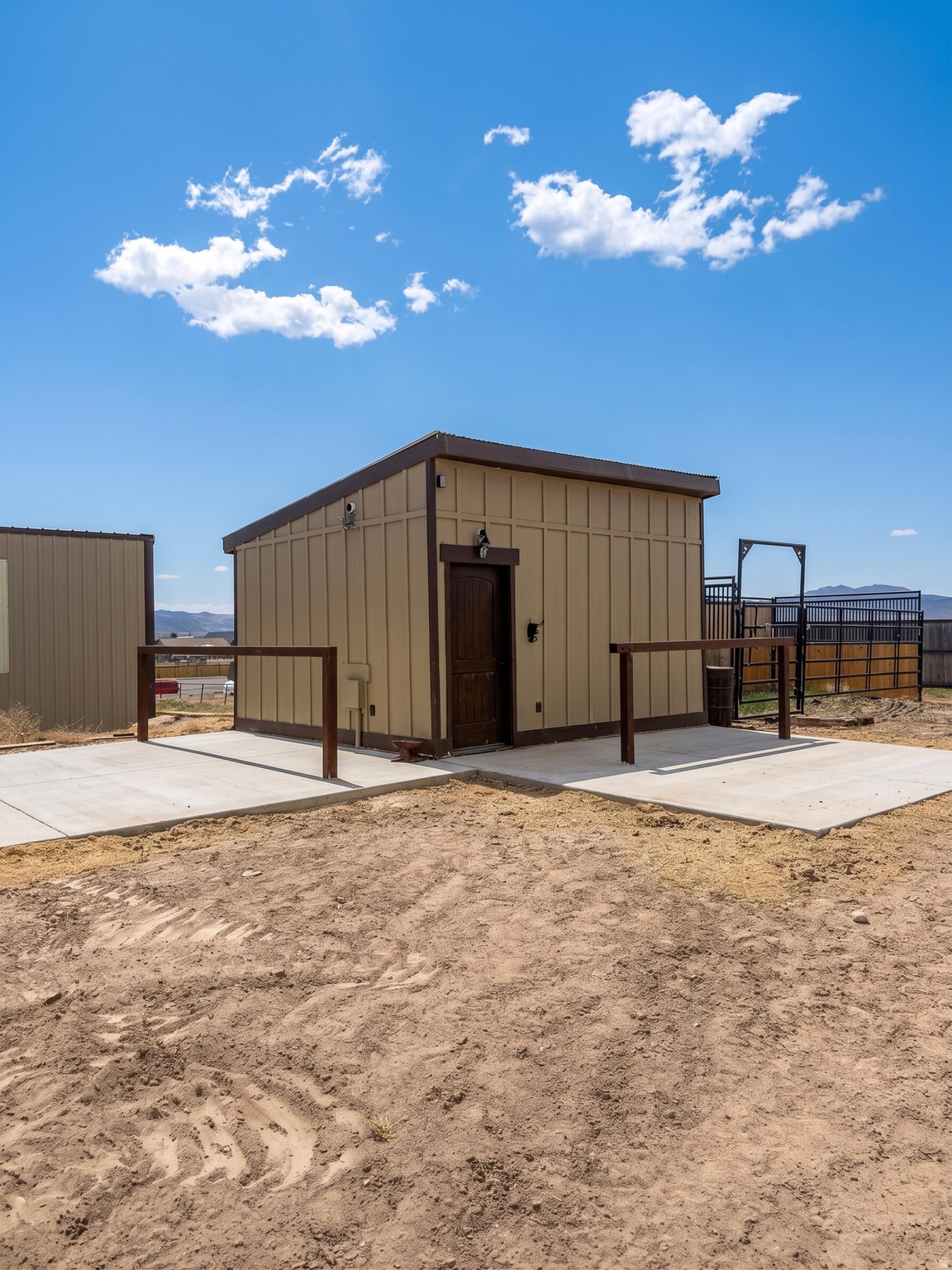 main property photo 34