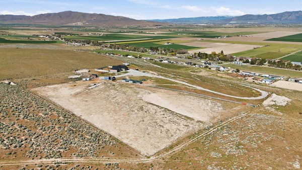 main property photo 48