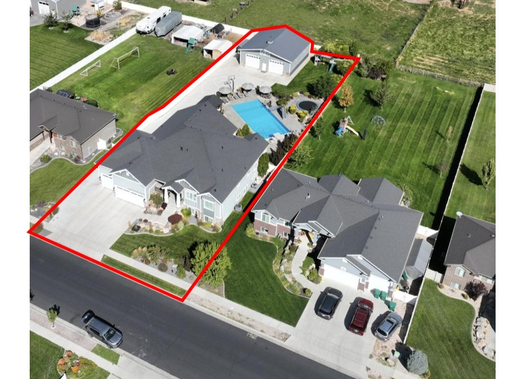 main property photo 70