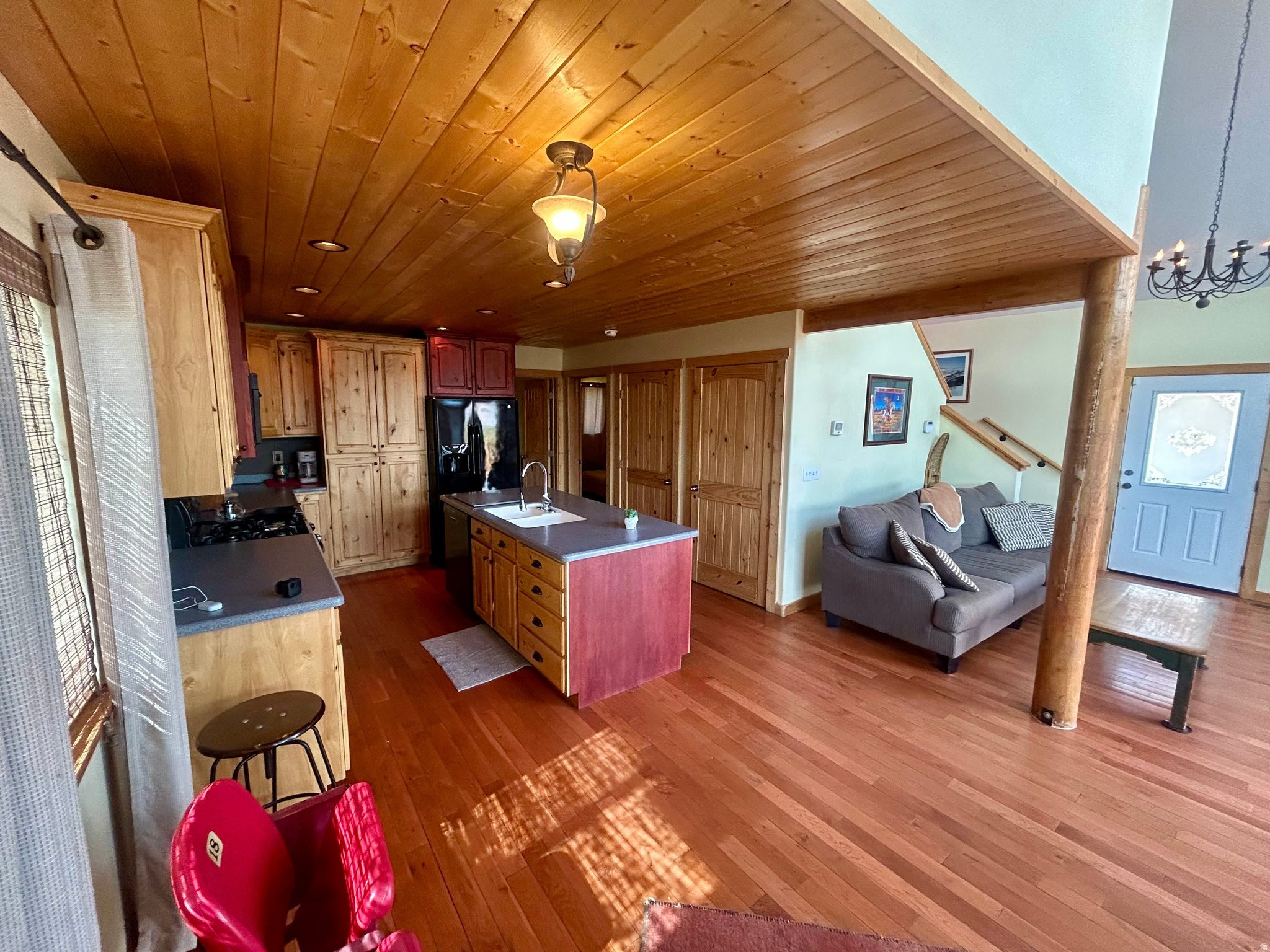 main property photo 5