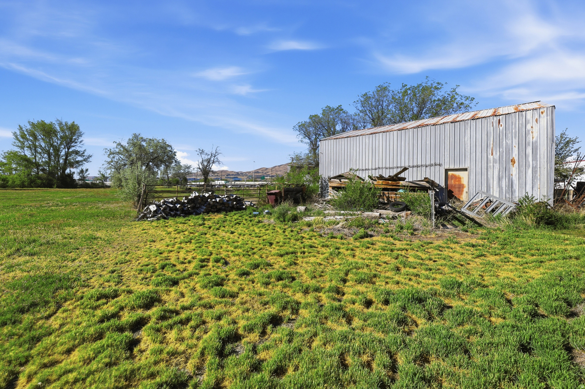 main property photo 32