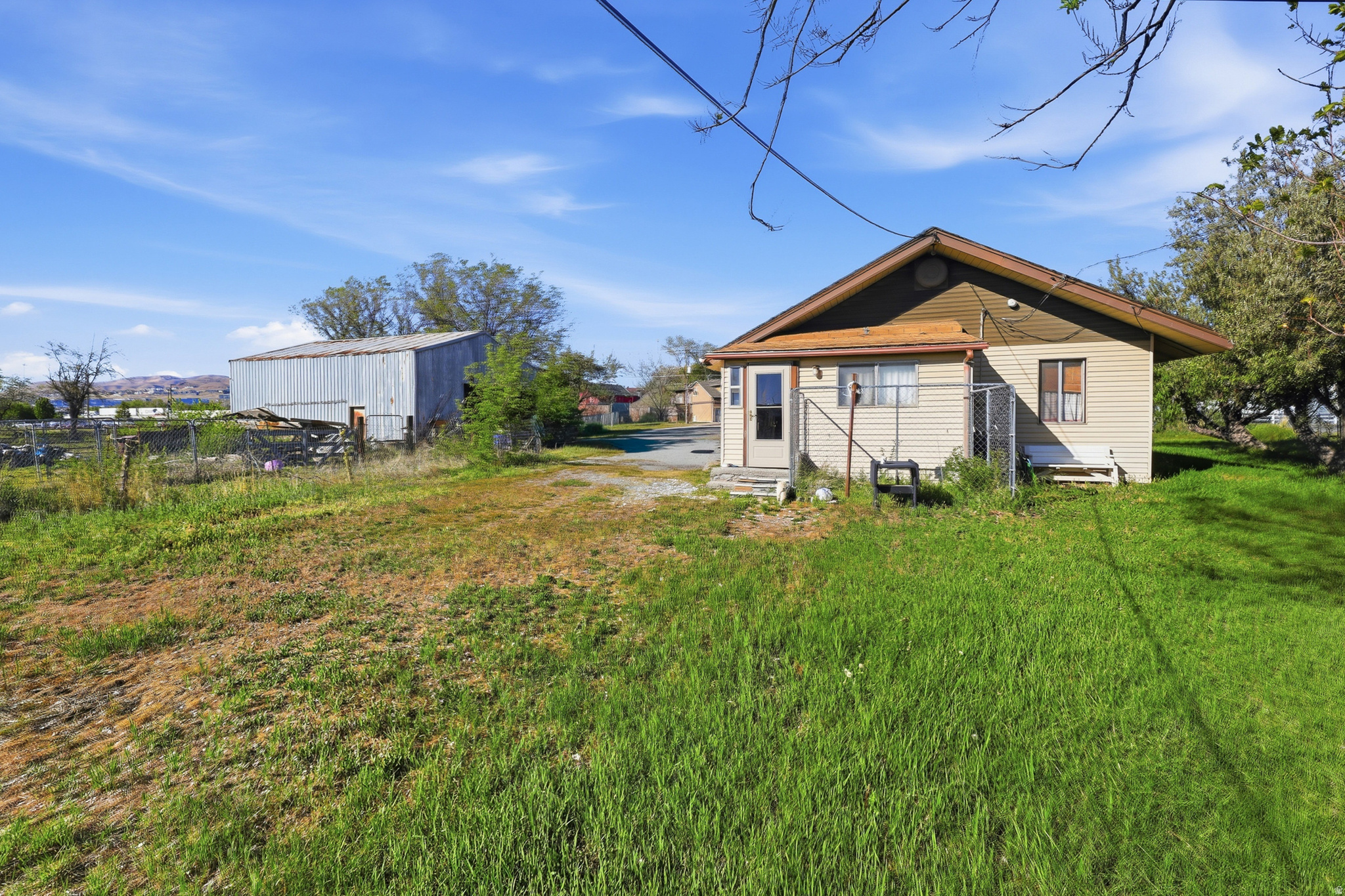 main property photo 34