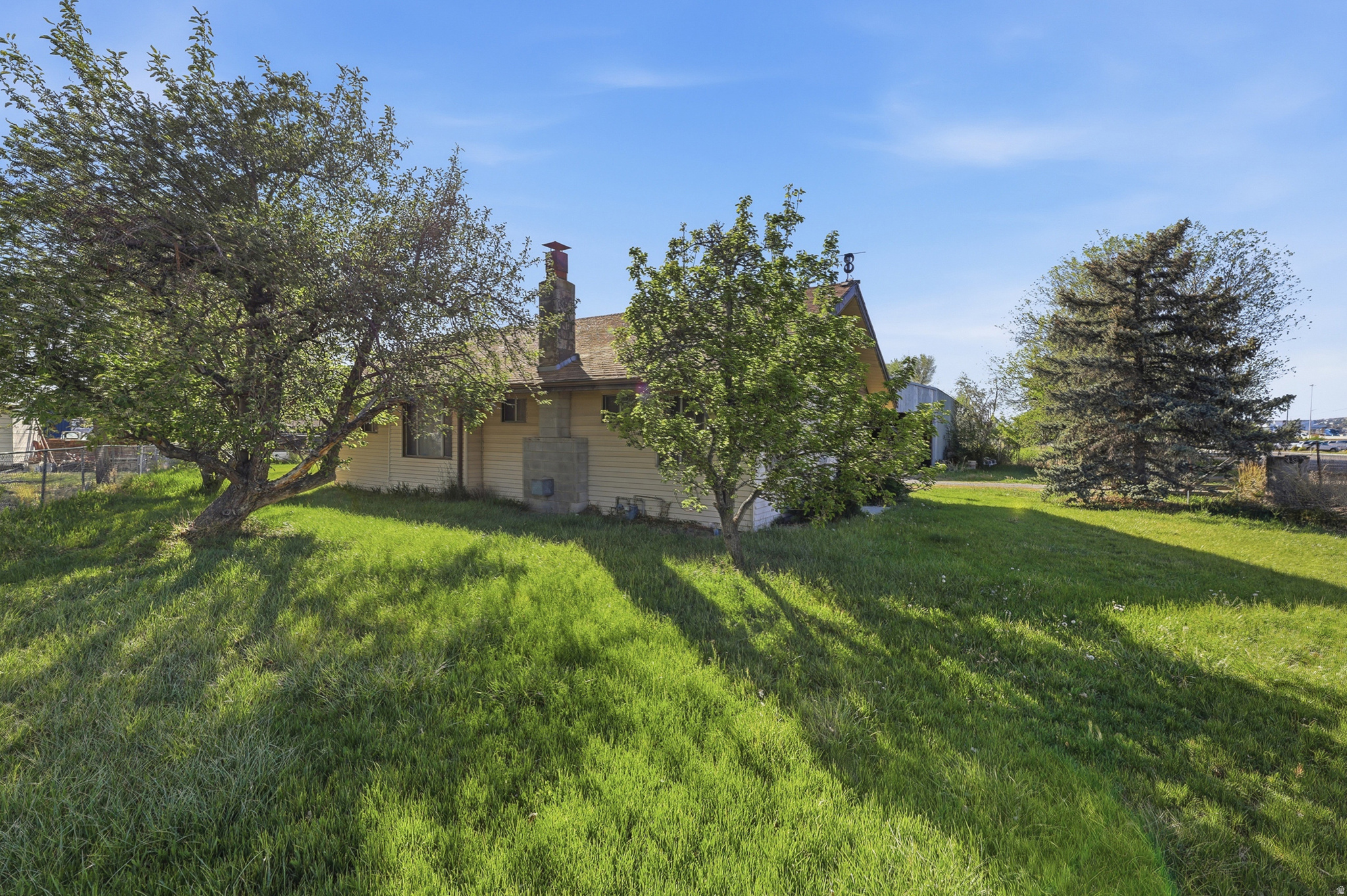 main property photo 37