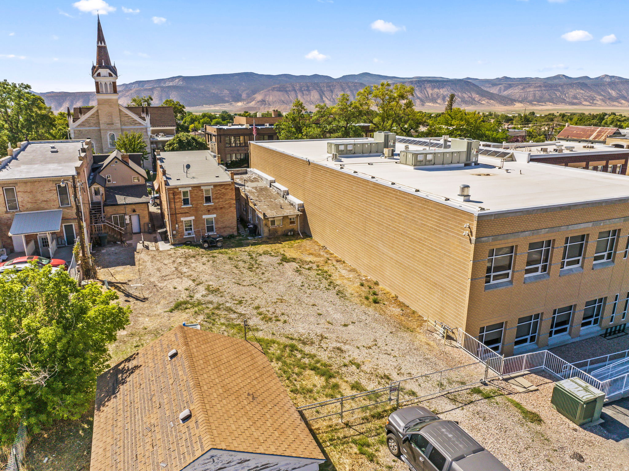 main property photo 10