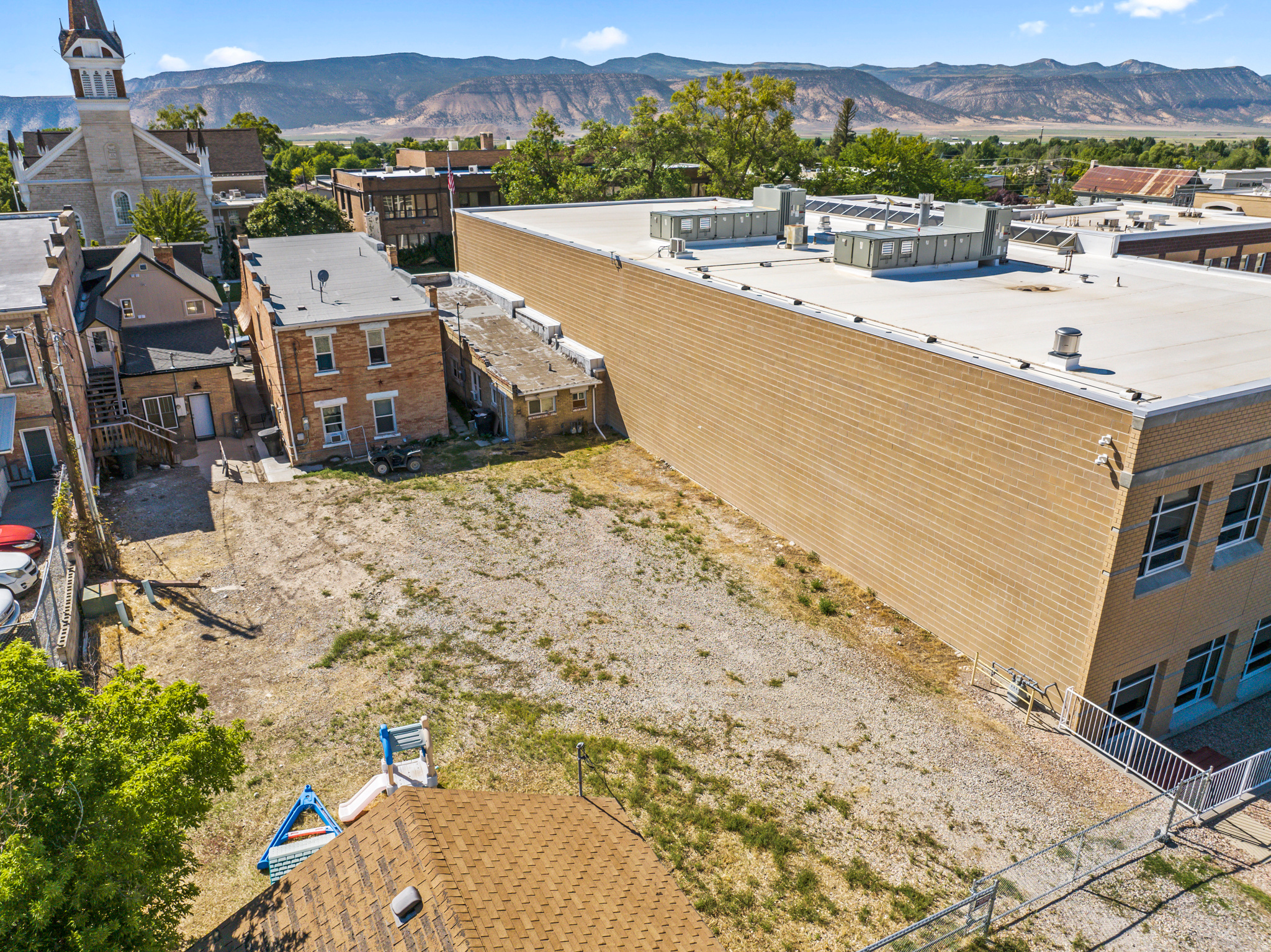 main property photo 9