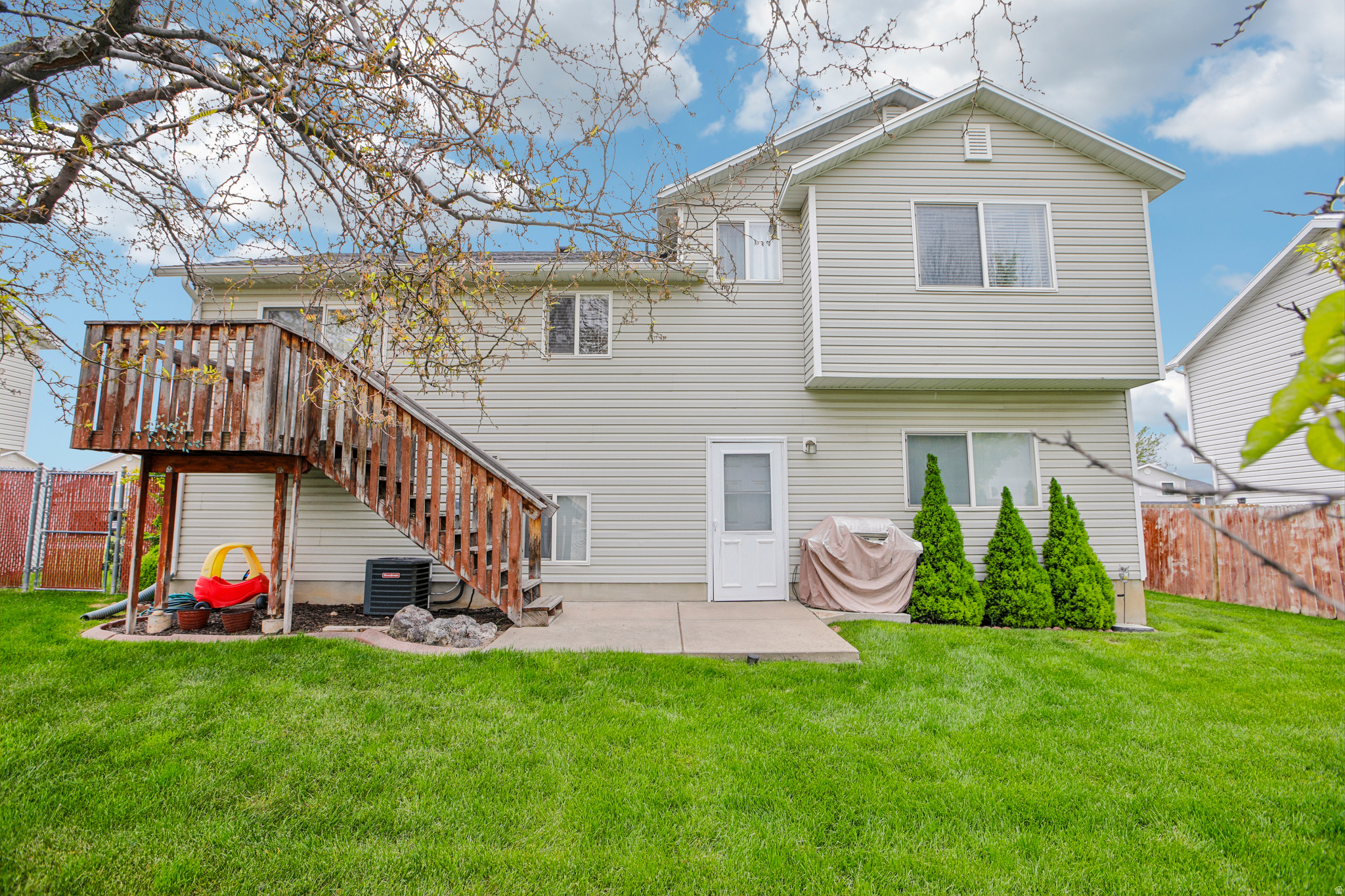 main property photo 22