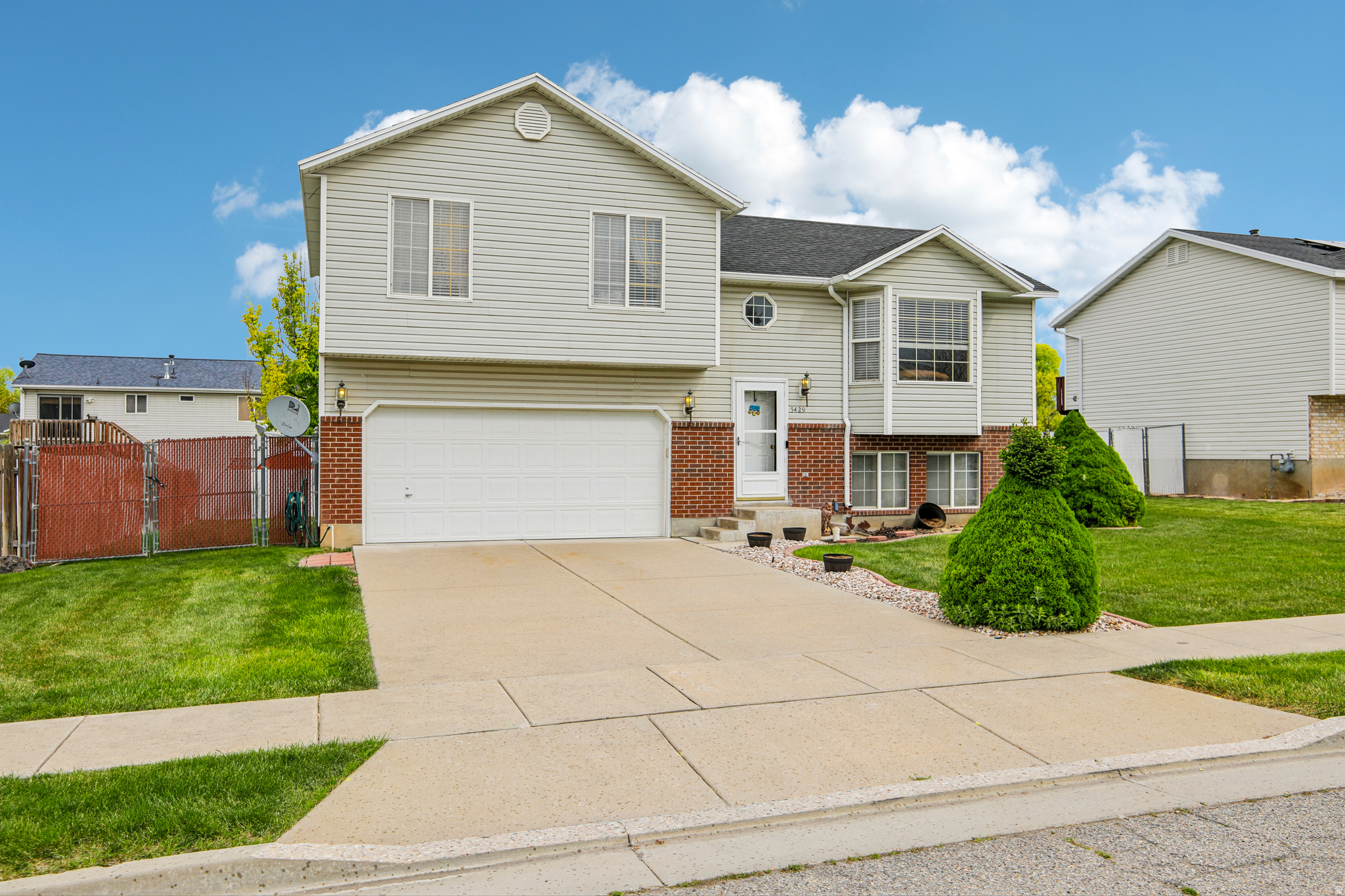 main property photo 23
